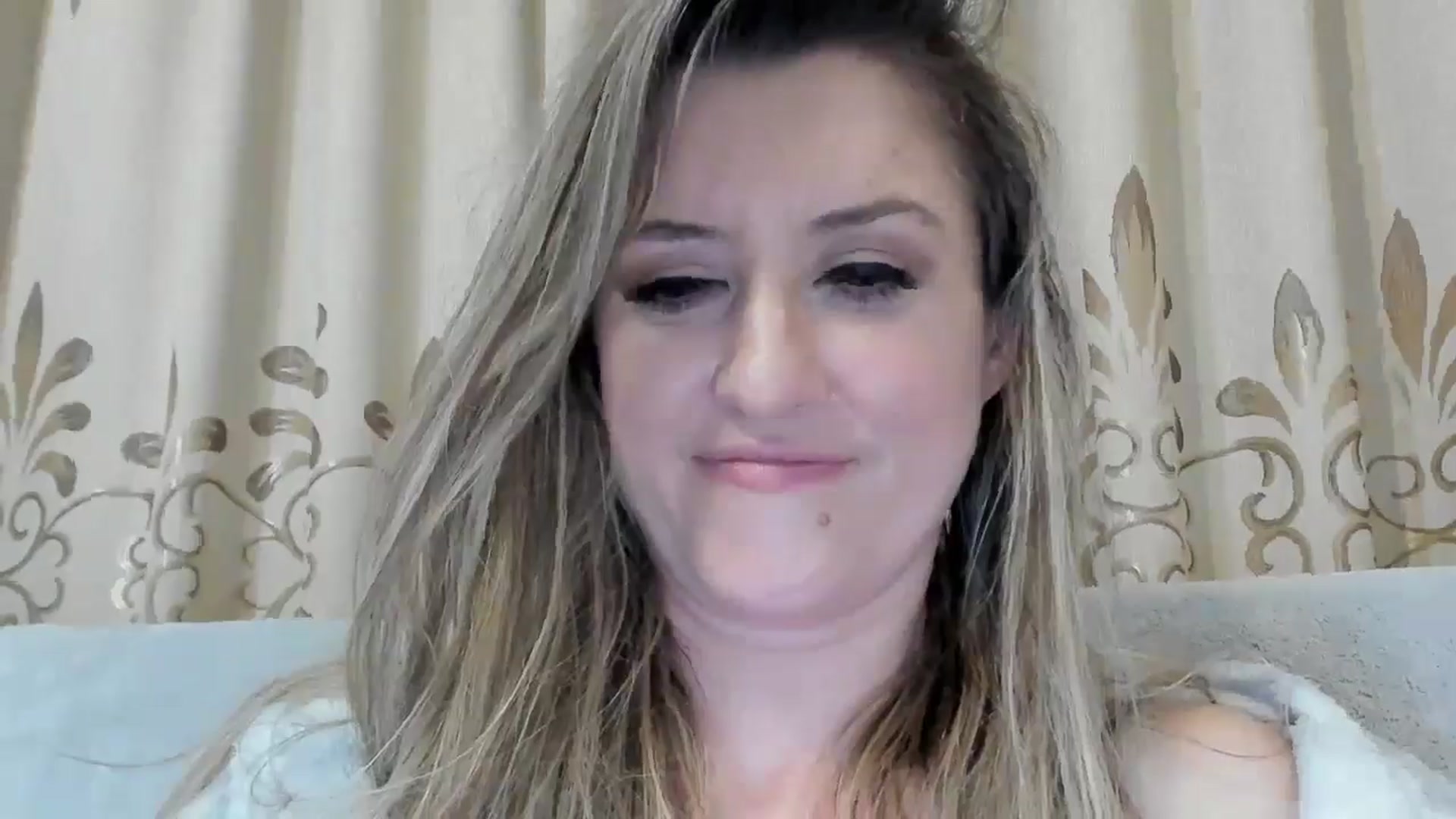 Gallery image thumbnail from BestDream's myfreecams stream on, 12/17/2025, 01:43 image 3 of 20