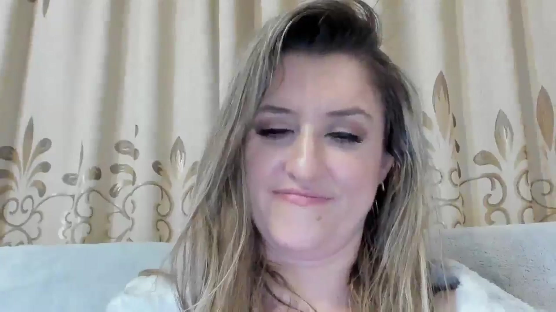 Gallery image thumbnail from BestDream's myfreecams stream on, 12/17/2025, 01:43 image 10 of 20