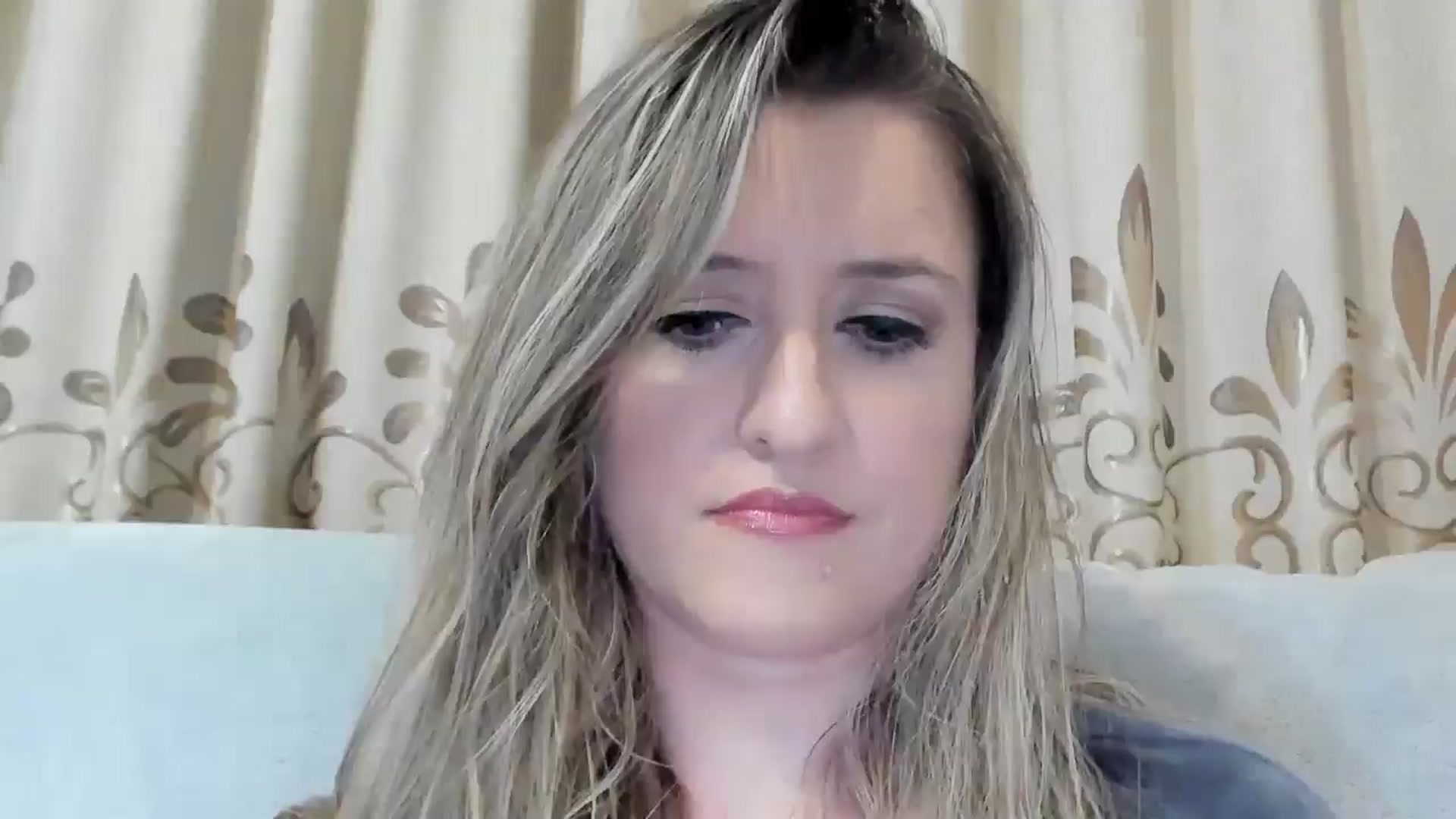 Gallery image thumbnail from BestDream's myfreecams stream on, 12/18/2025, 23:27 image 1 of 20
