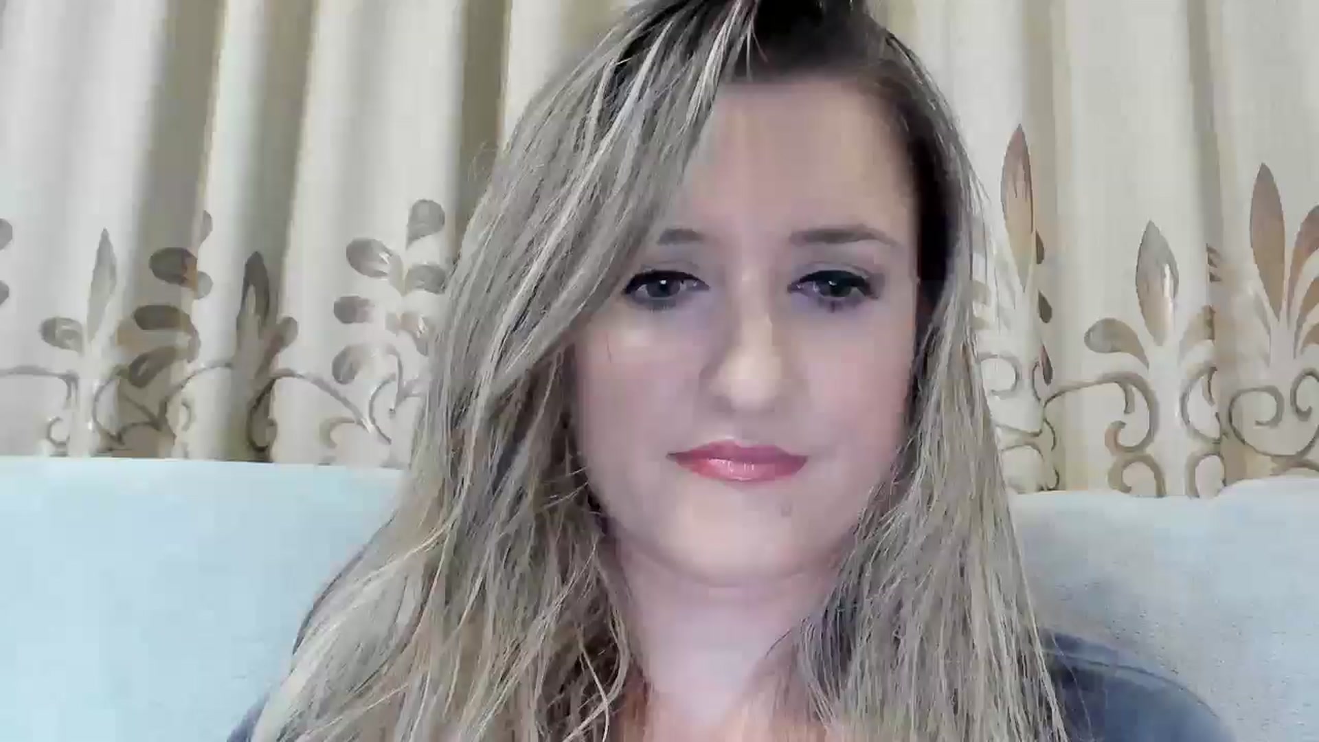 Gallery image thumbnail from BestDream's myfreecams stream on, 12/18/2025, 23:27 image 7 of 20