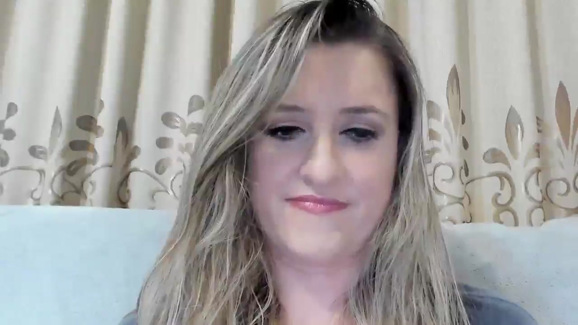 Gallery image thumbnail from BestDream's myfreecams stream on, 12/18/2025, 23:27 image 8 of 20