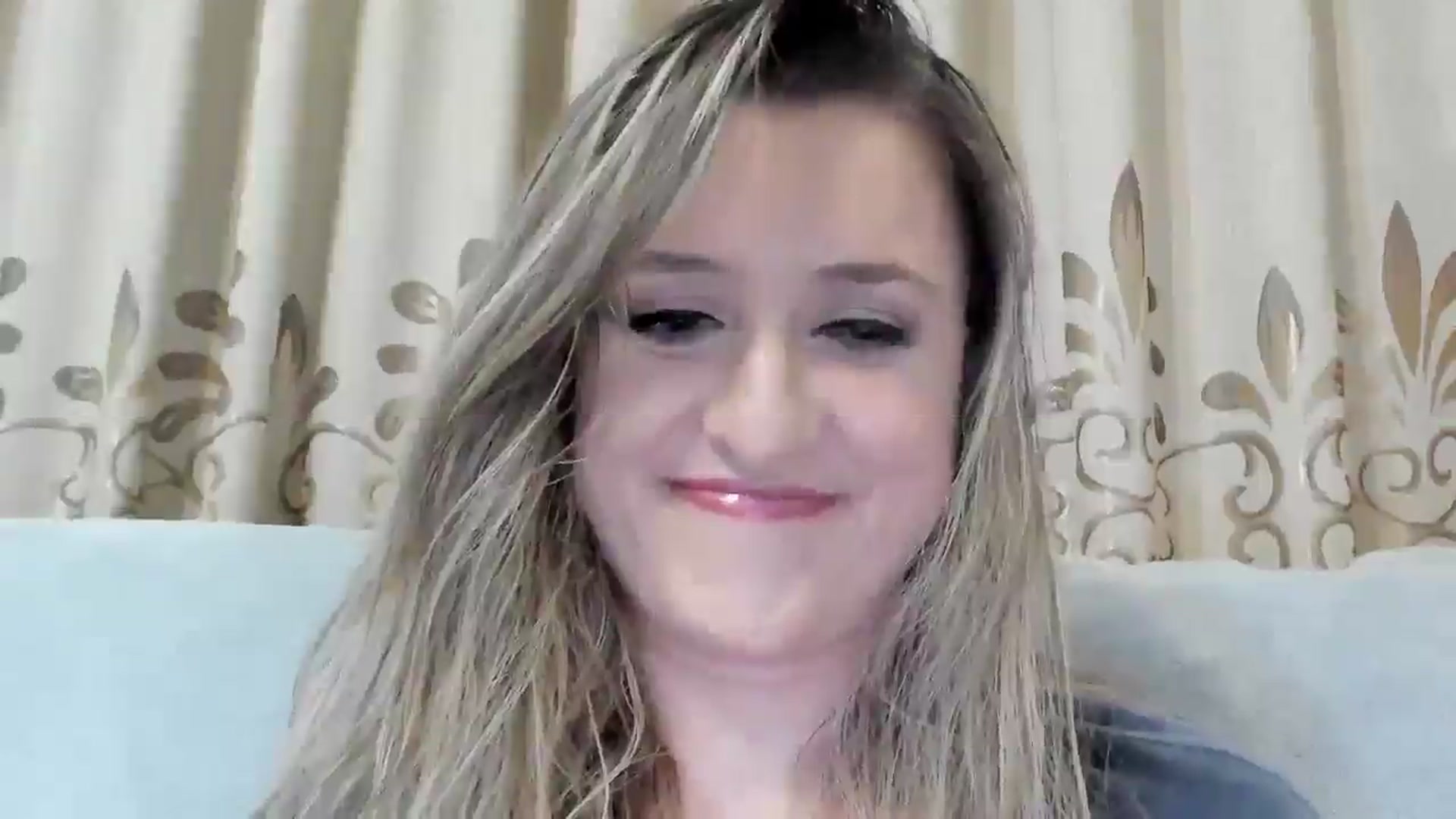 Gallery image thumbnail from BestDream's myfreecams stream on, 12/18/2025, 23:27 image 3 of 20