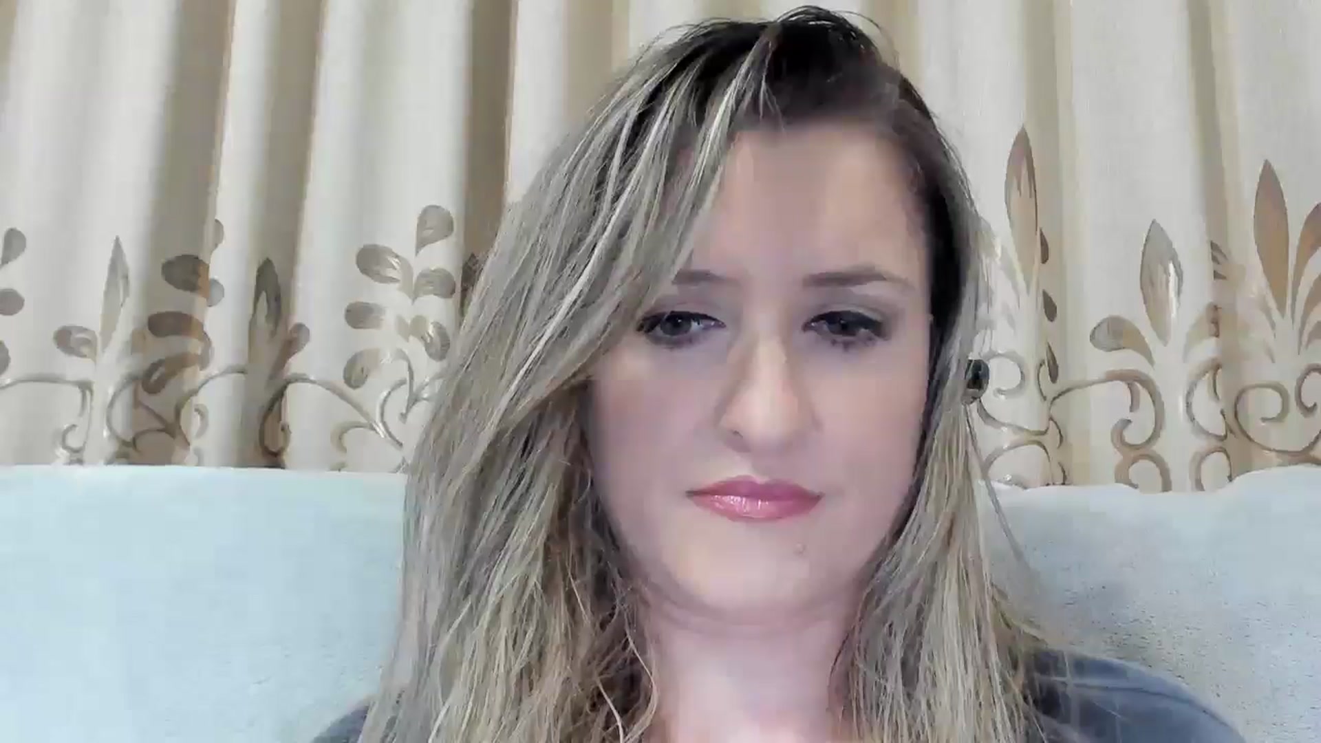 Gallery image thumbnail from BestDream's myfreecams stream on, 12/18/2025, 23:27 image 16 of 20