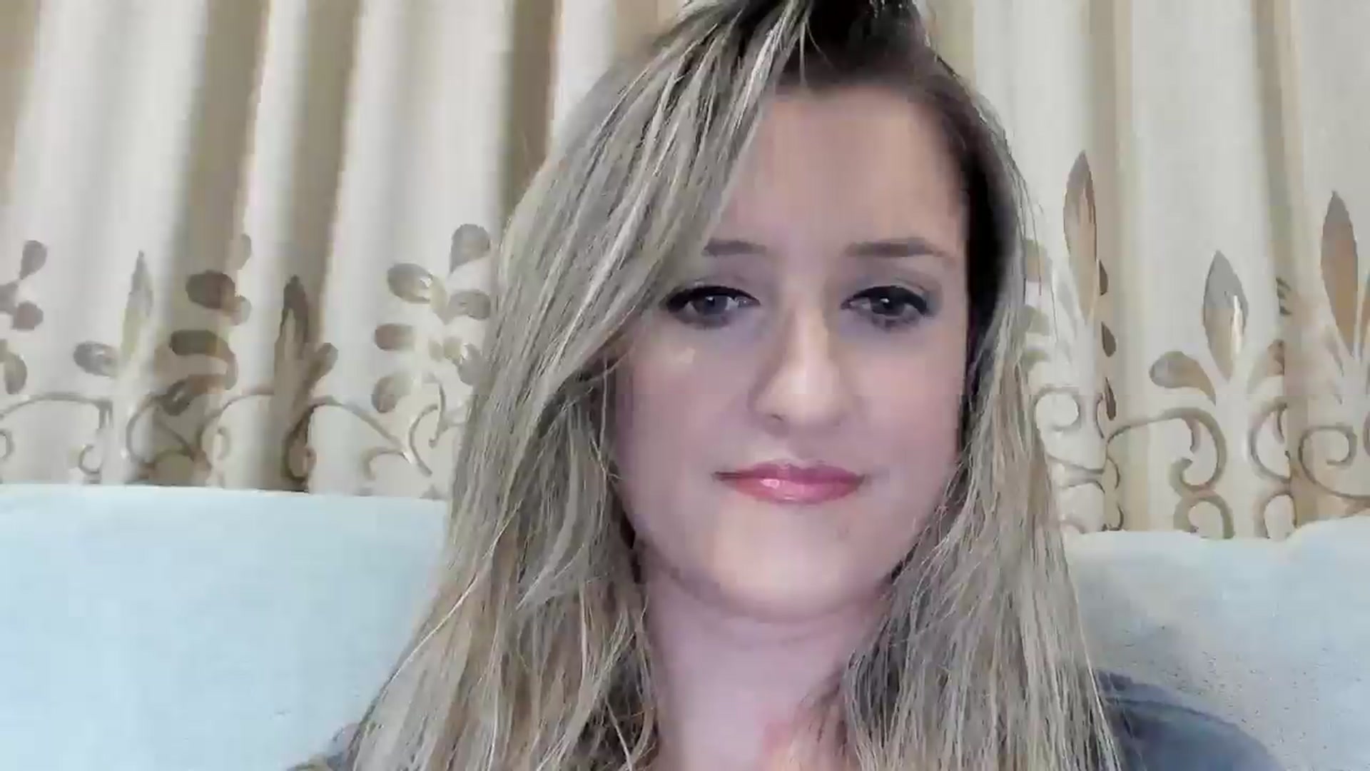 Gallery image thumbnail from BestDream's myfreecams stream on, 12/18/2025, 23:27 image 11 of 20