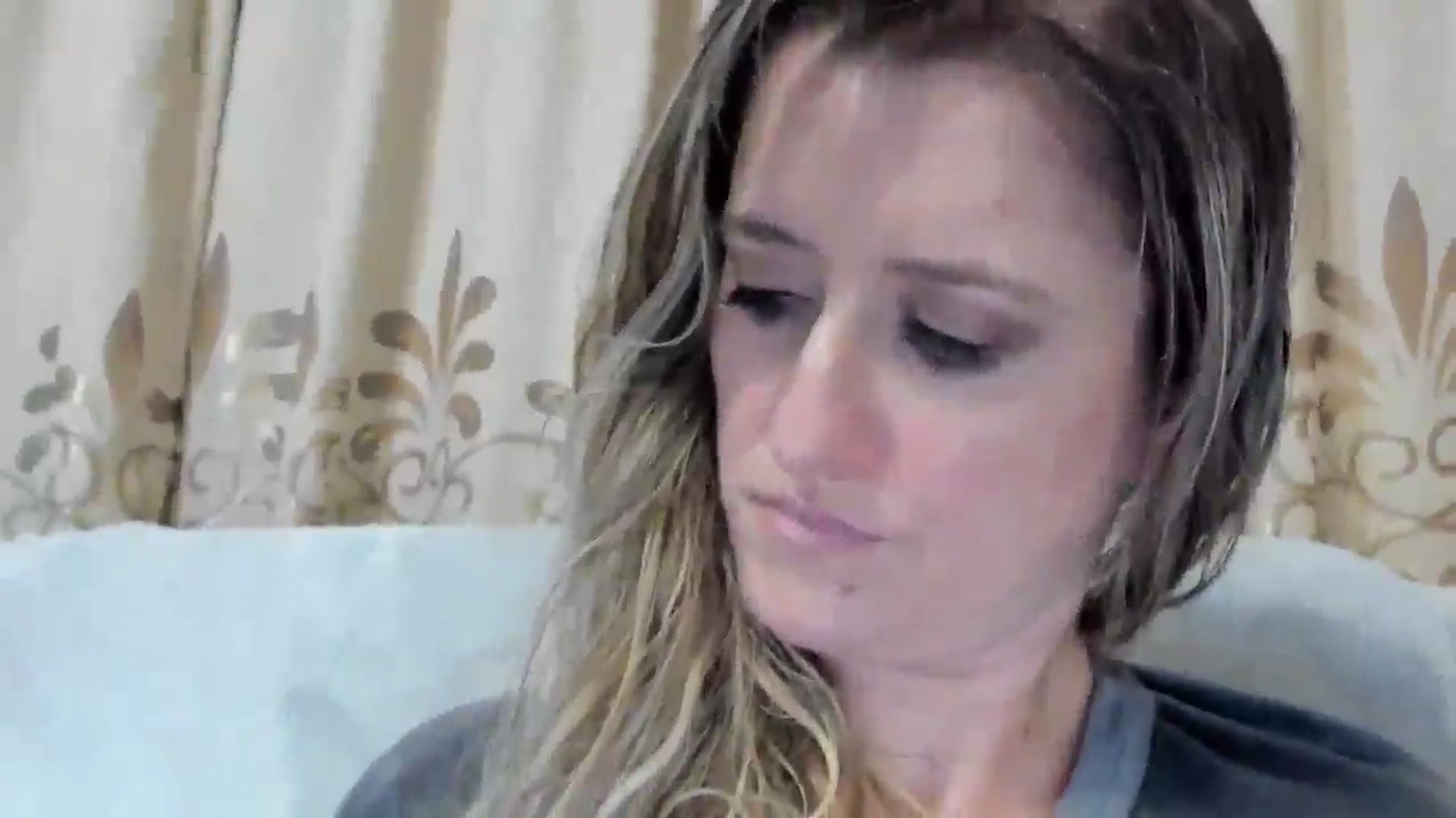 Gallery image thumbnail from BestDream's myfreecams stream on, 12/19/2025, 22:53 image 11 of 20