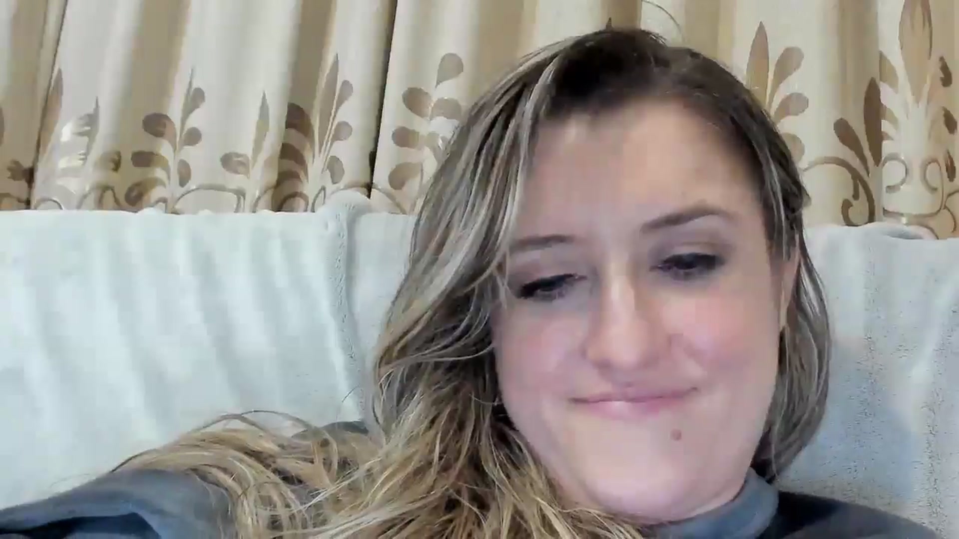 Gallery image thumbnail from BestDream's myfreecams stream on, 12/19/2025, 23:28 image 5 of 20
