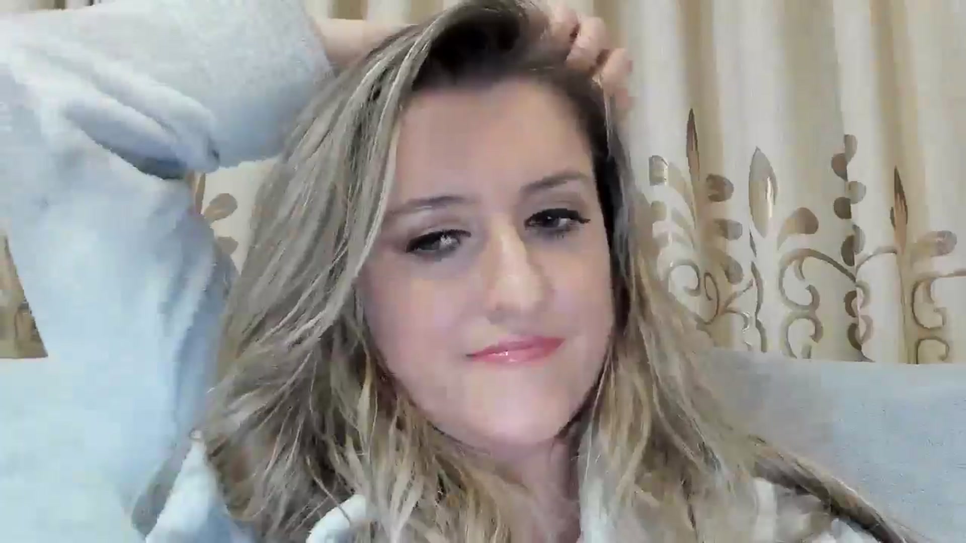 Gallery image thumbnail from BestDream's myfreecams stream on, 12/20/2025, 23:37 image 9 of 20
