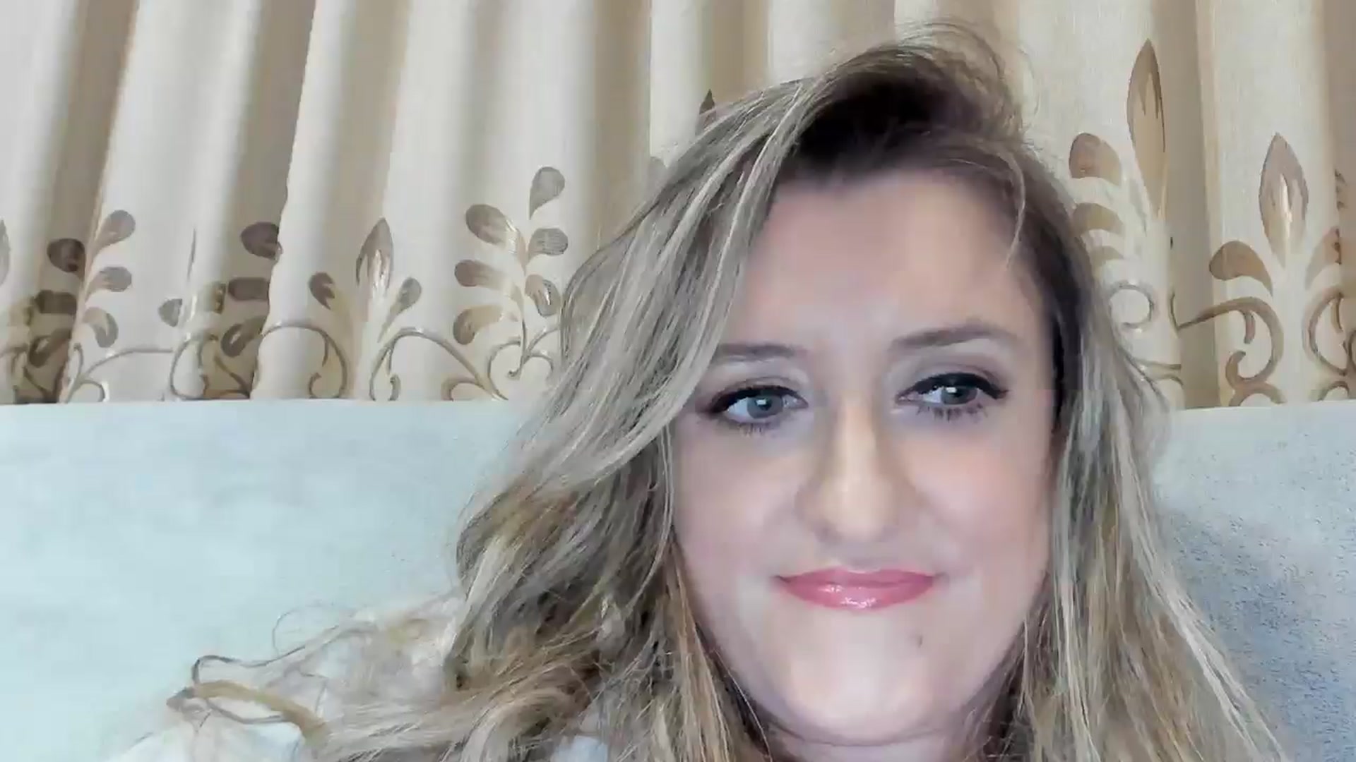 Gallery image thumbnail from BestDream's myfreecams stream on, 12/21/2025, 24:45 image 2 of 20