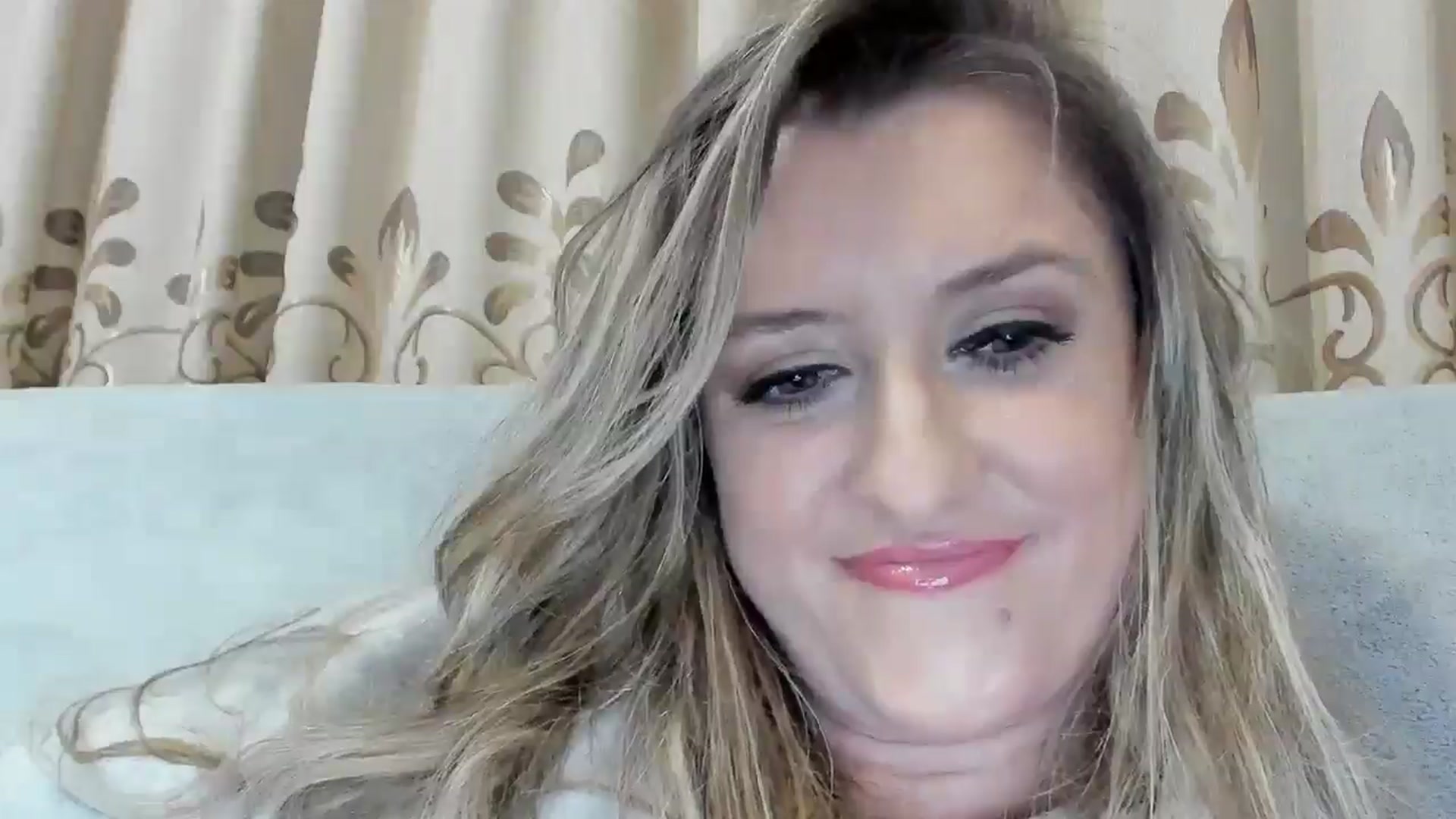 Gallery image thumbnail from BestDream's myfreecams stream on, 12/21/2025, 24:45 image 4 of 20