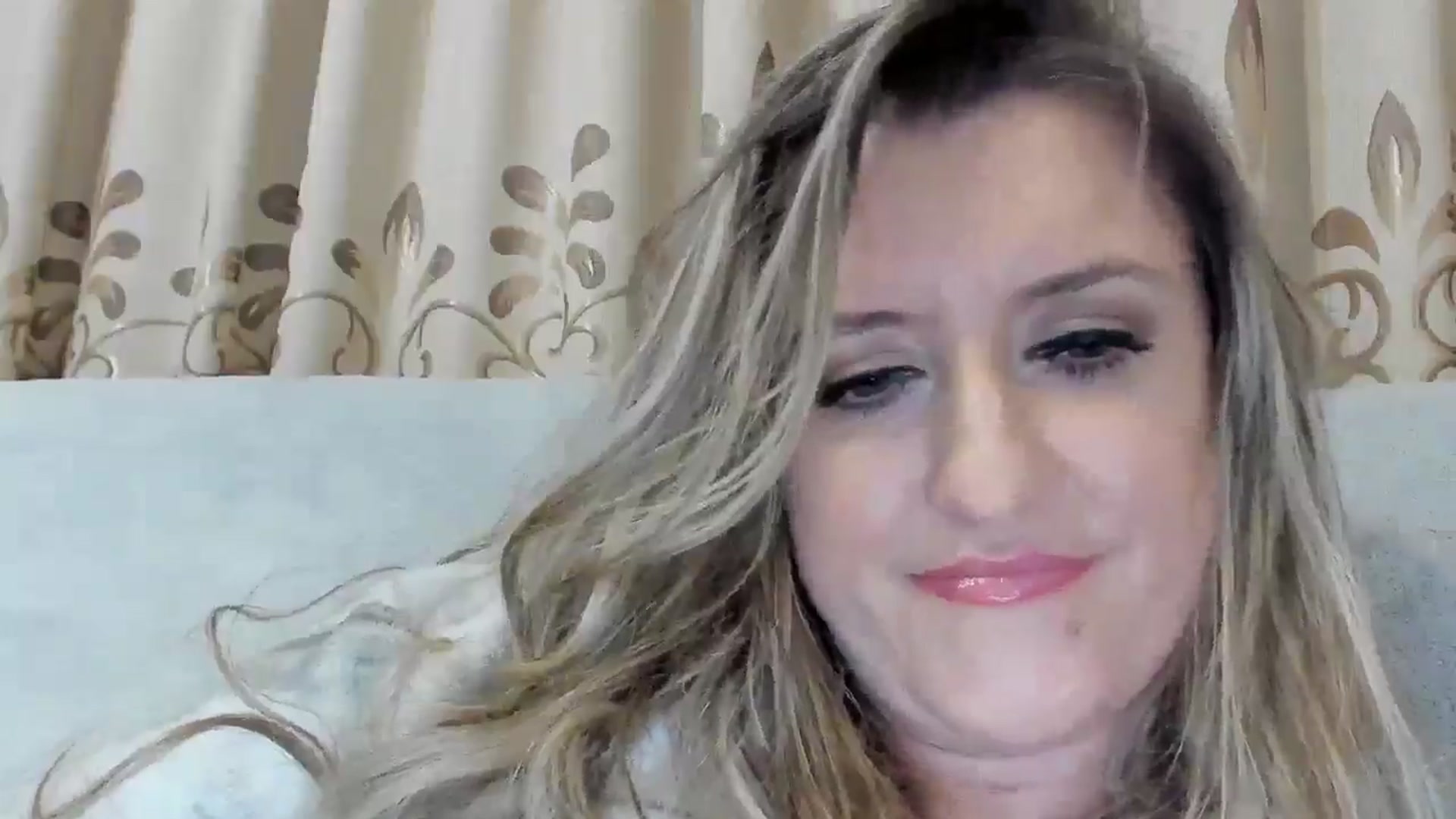 Gallery image thumbnail from BestDream's myfreecams stream on, 12/21/2025, 24:45 image 5 of 20