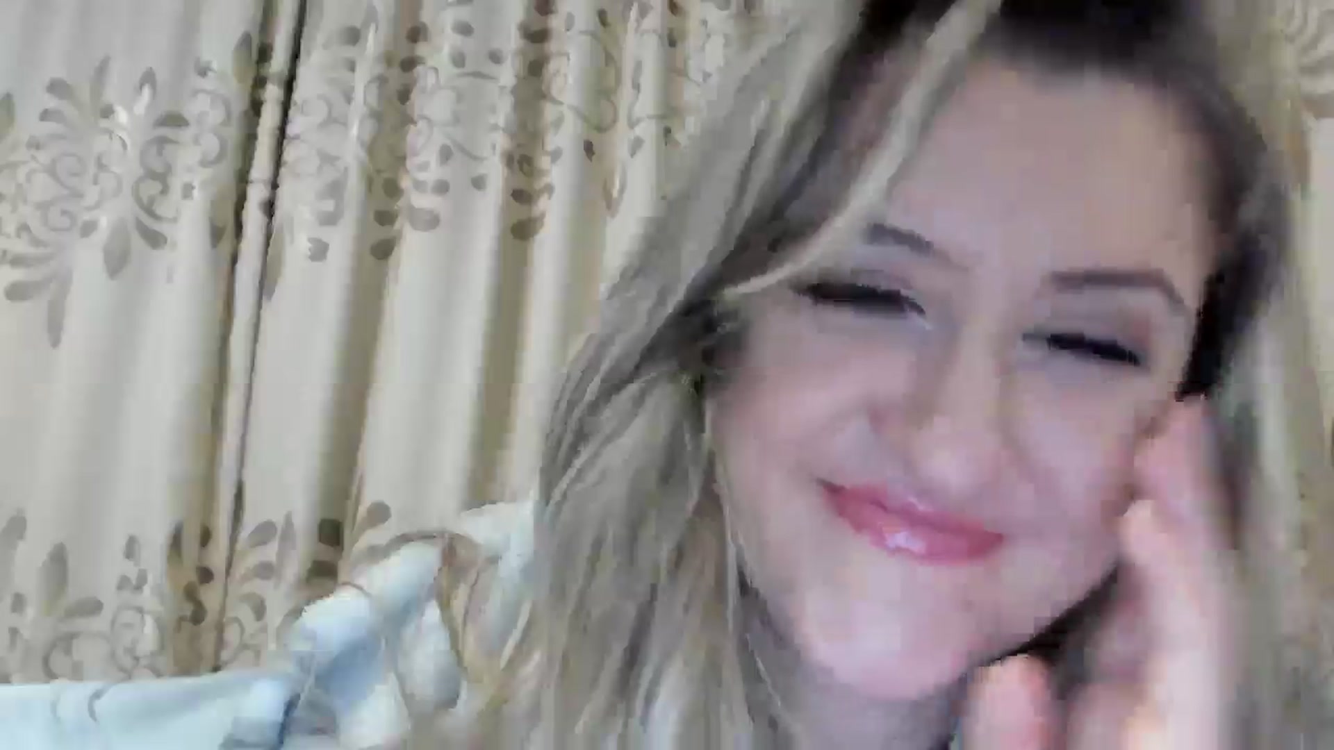 Gallery image thumbnail from BestDream's myfreecams stream on, 12/21/2025, 02:12 image 19 of 20