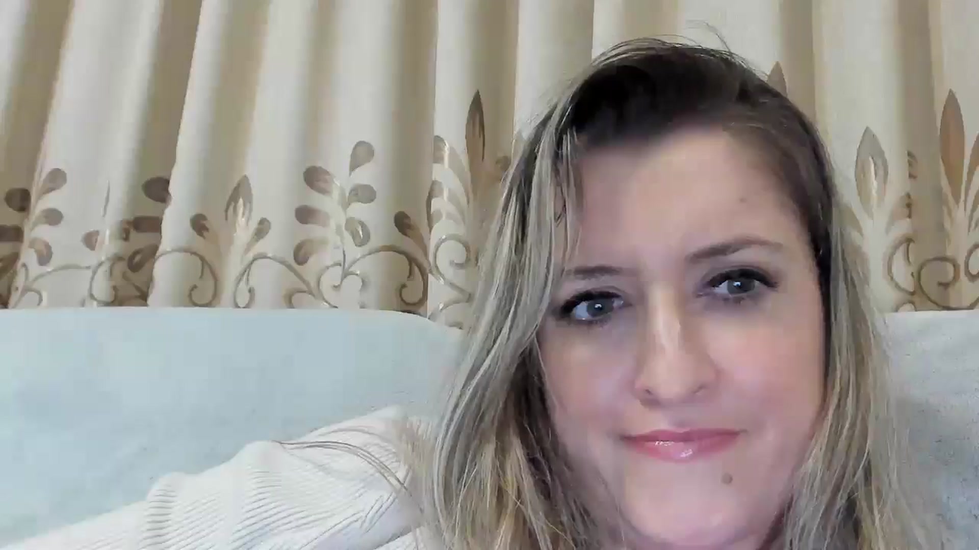 Gallery image thumbnail from BestDream's myfreecams stream on, 12/21/2025, 23:12 image 5 of 20