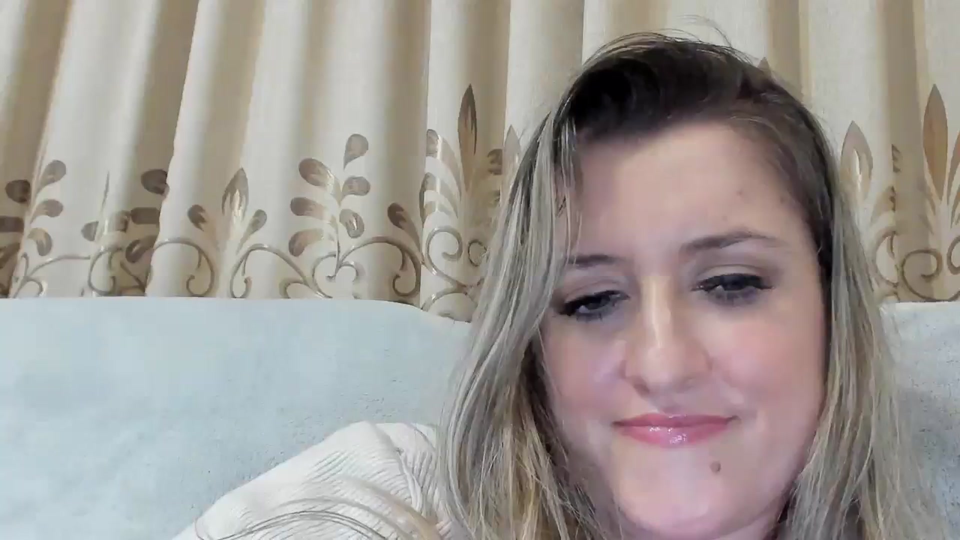 Gallery image thumbnail from BestDream's myfreecams stream on, 12/21/2025, 23:12 image 8 of 20