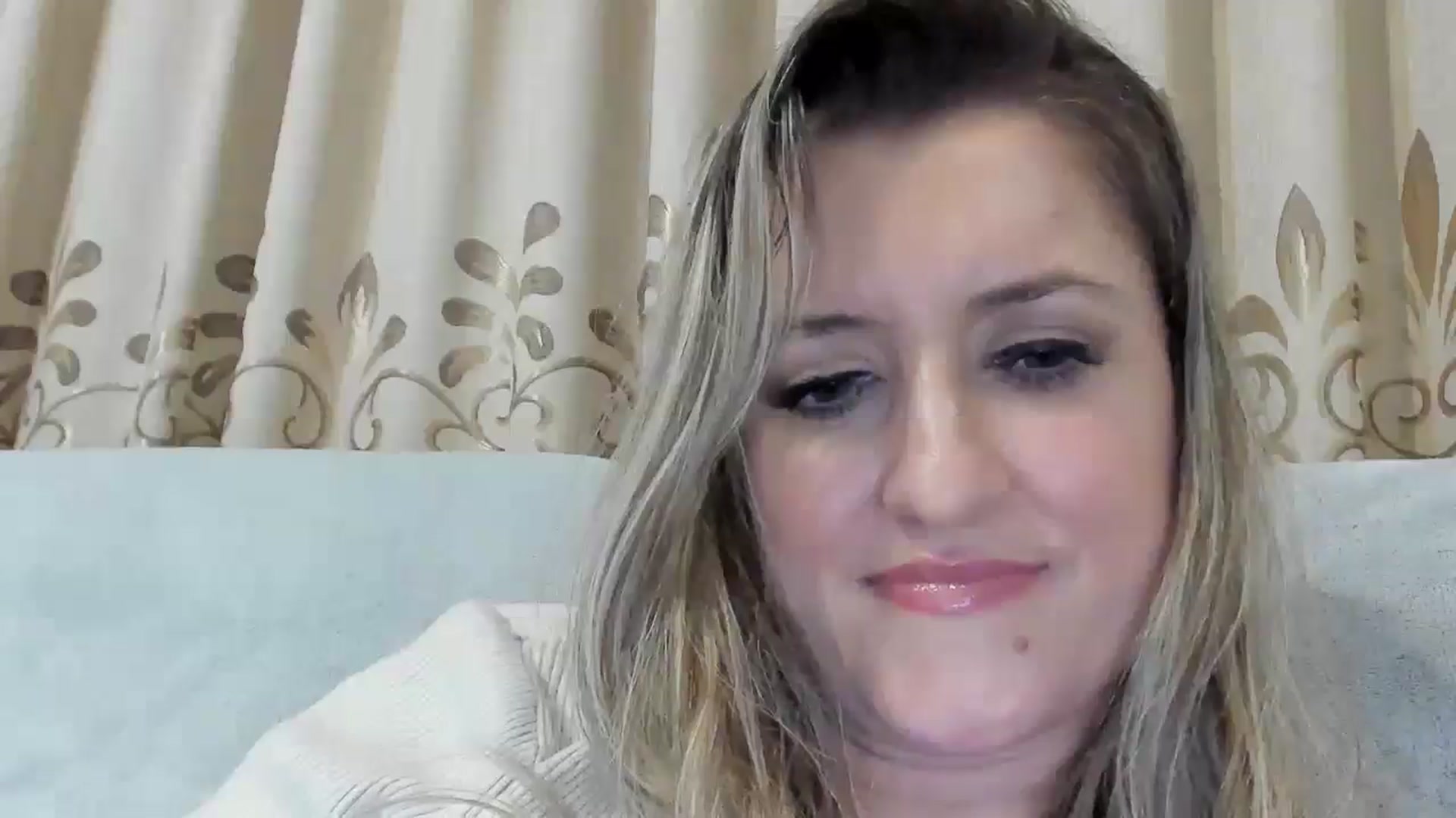 Gallery image thumbnail from BestDream's myfreecams stream on, 12/21/2025, 23:12 image 9 of 20