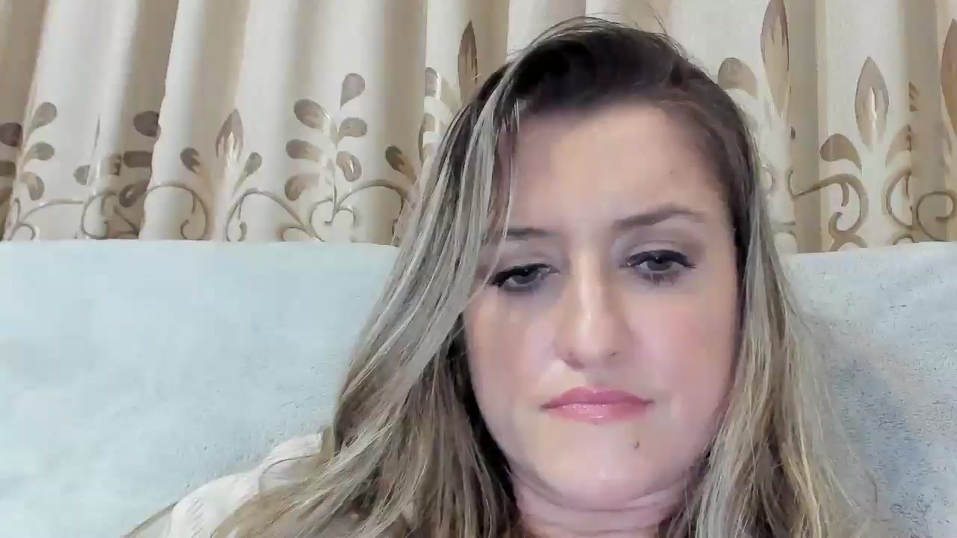 Gallery image thumbnail from BestDream's myfreecams stream on, 12/21/2025, 23:37 image 11 of 20