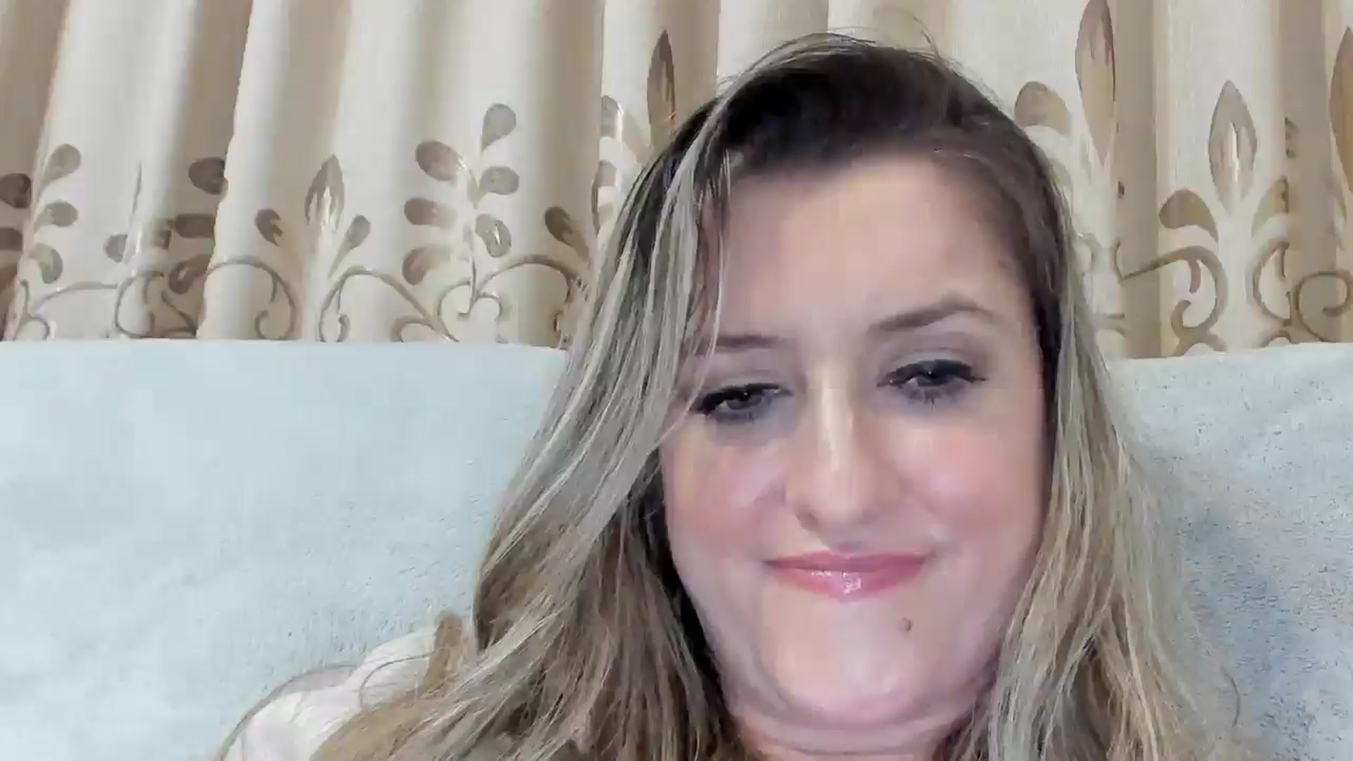 Gallery image thumbnail from BestDream's myfreecams stream on, 12/21/2025, 23:37 image 9 of 20