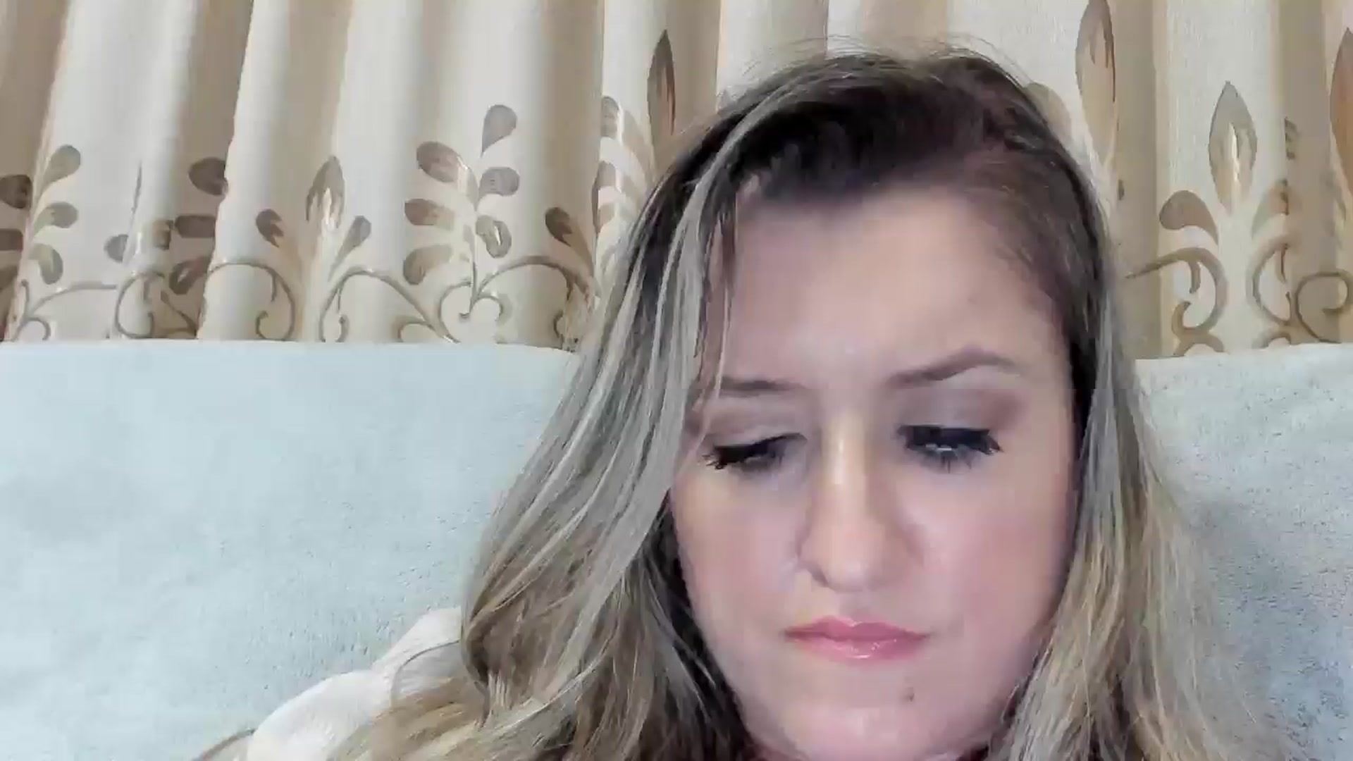 Gallery image thumbnail from BestDream's myfreecams stream on, 12/21/2025, 23:37 image 17 of 20