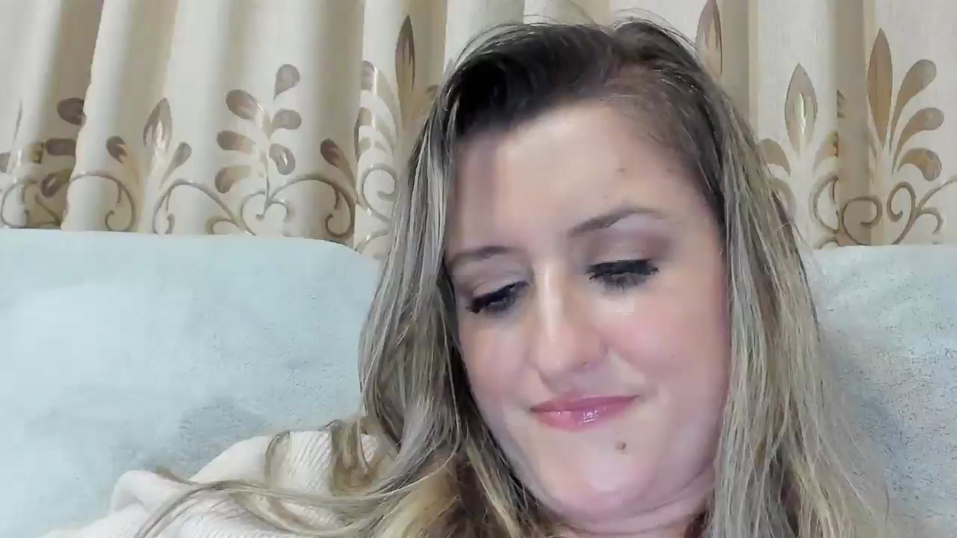 Gallery image thumbnail from BestDream's myfreecams stream on, 12/21/2025, 23:59 image 14 of 20