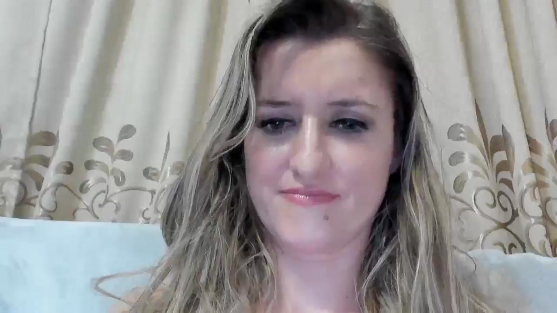 Gallery image thumbnail from BestDream's myfreecams stream on, 12/31/2025, 24:03 image 3 of 20