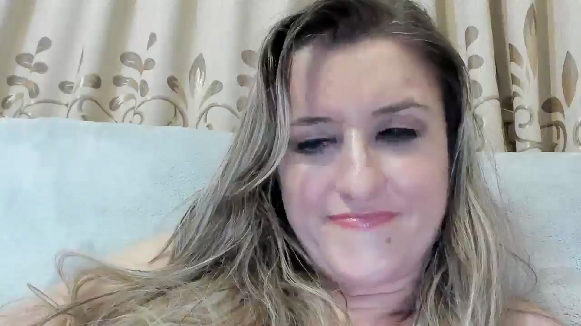 Gallery image thumbnail from BestDream's myfreecams stream on, 12/31/2025, 24:03 image 12 of 20