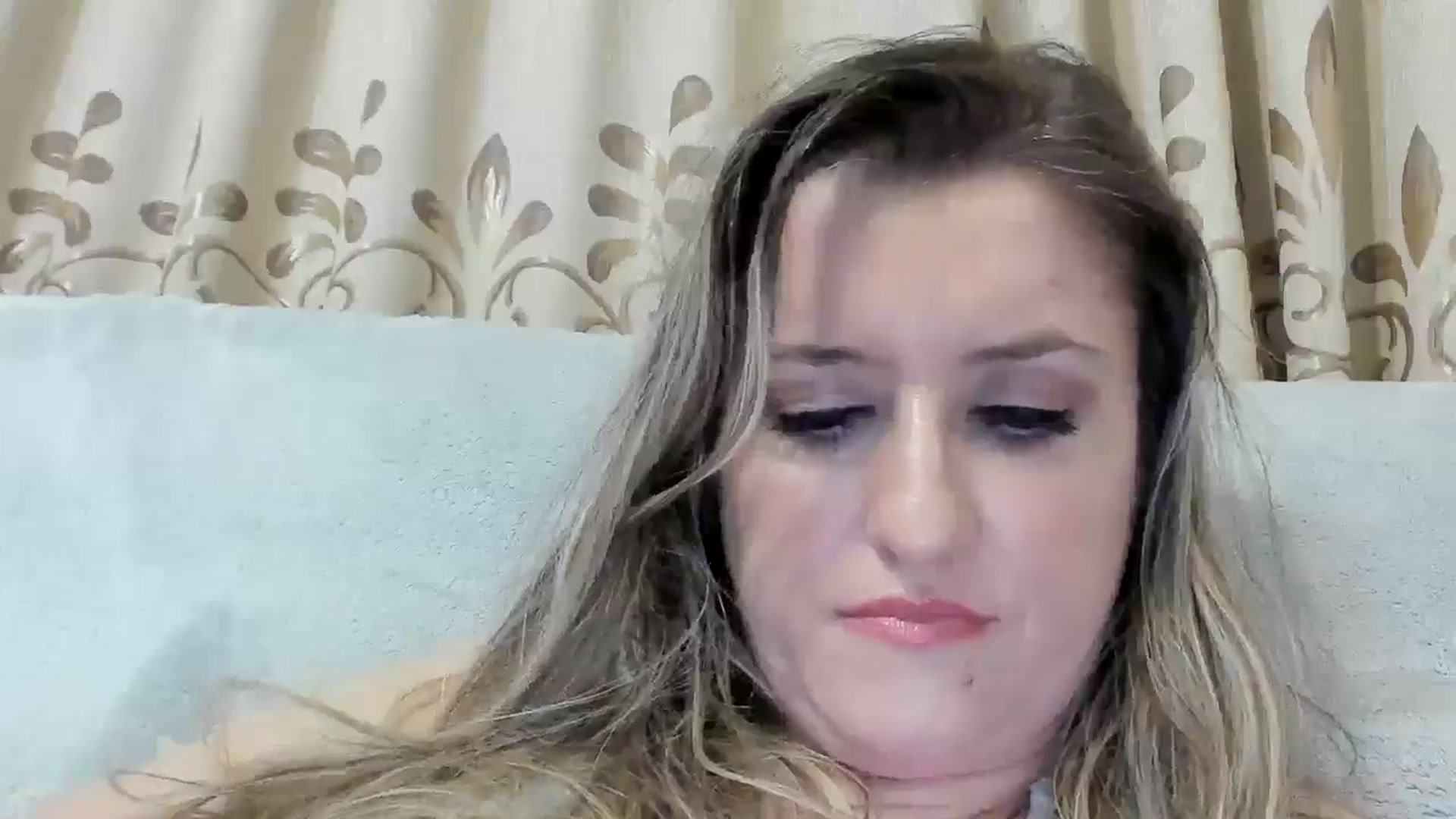 Gallery image thumbnail from BestDream's myfreecams stream on, 12/31/2025, 24:03 image 19 of 20