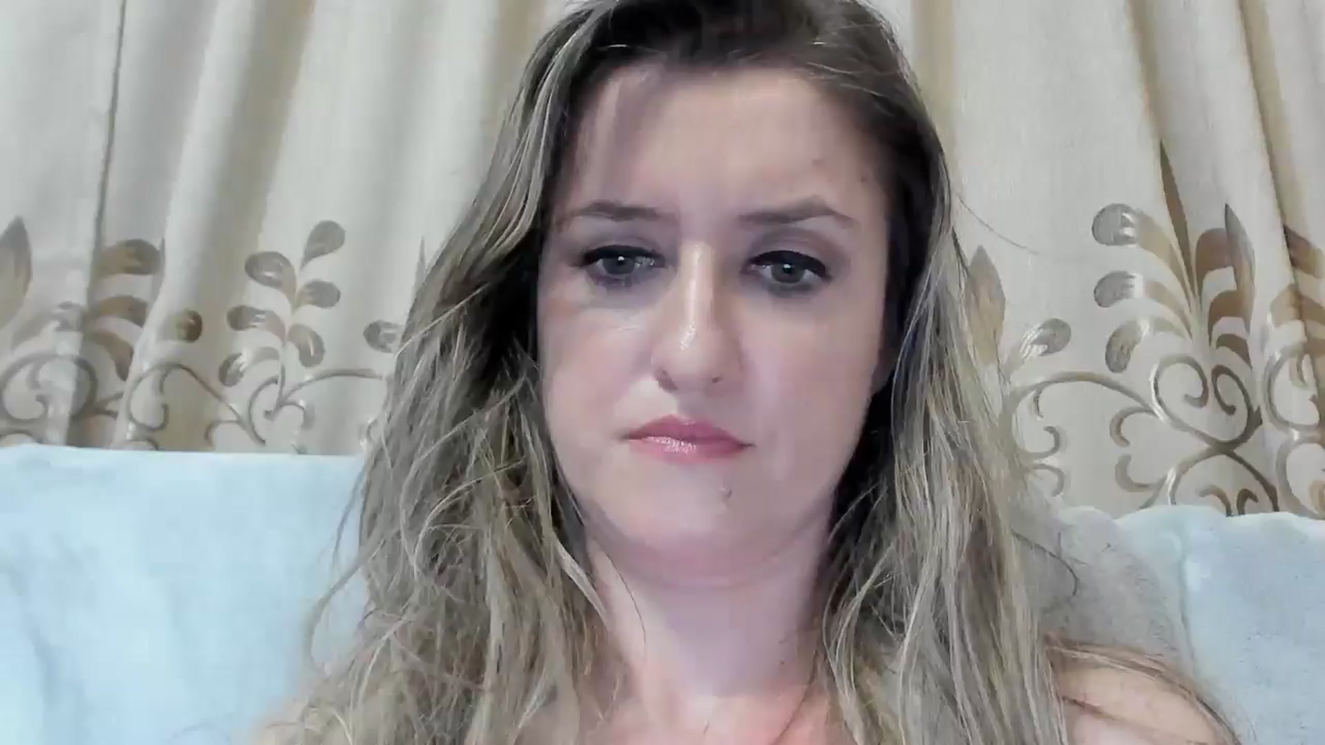 Gallery image thumbnail from BestDream's myfreecams stream on, 12/31/2025, 24:03 image 8 of 20