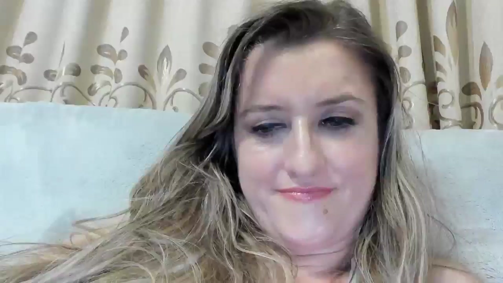 Gallery image thumbnail from BestDream's myfreecams stream on, 12/31/2025, 24:03 image 13 of 20