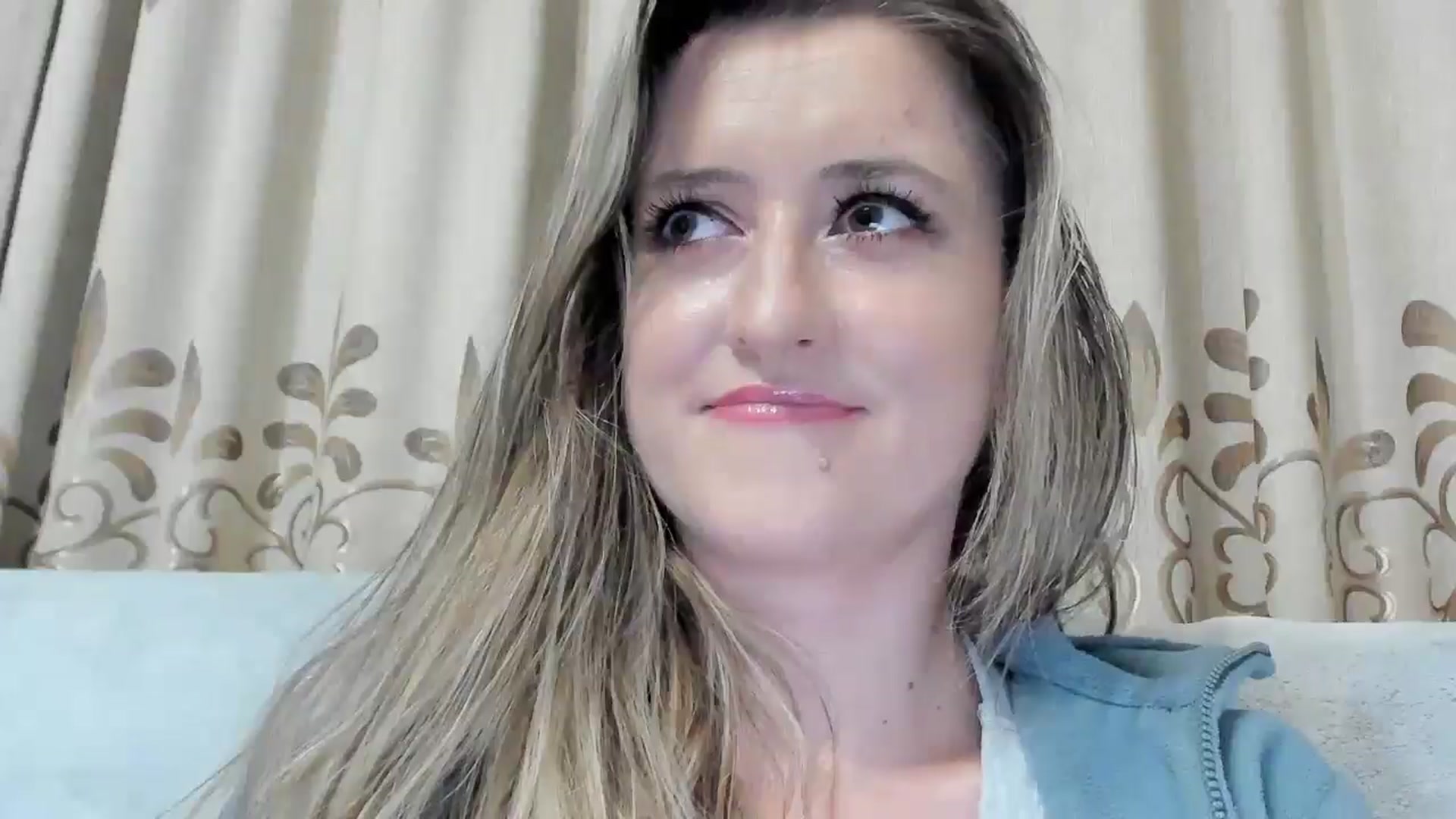Gallery image thumbnail from BestDream's myfreecams stream on, 01/02/2026, 23:21 image 4 of 20
