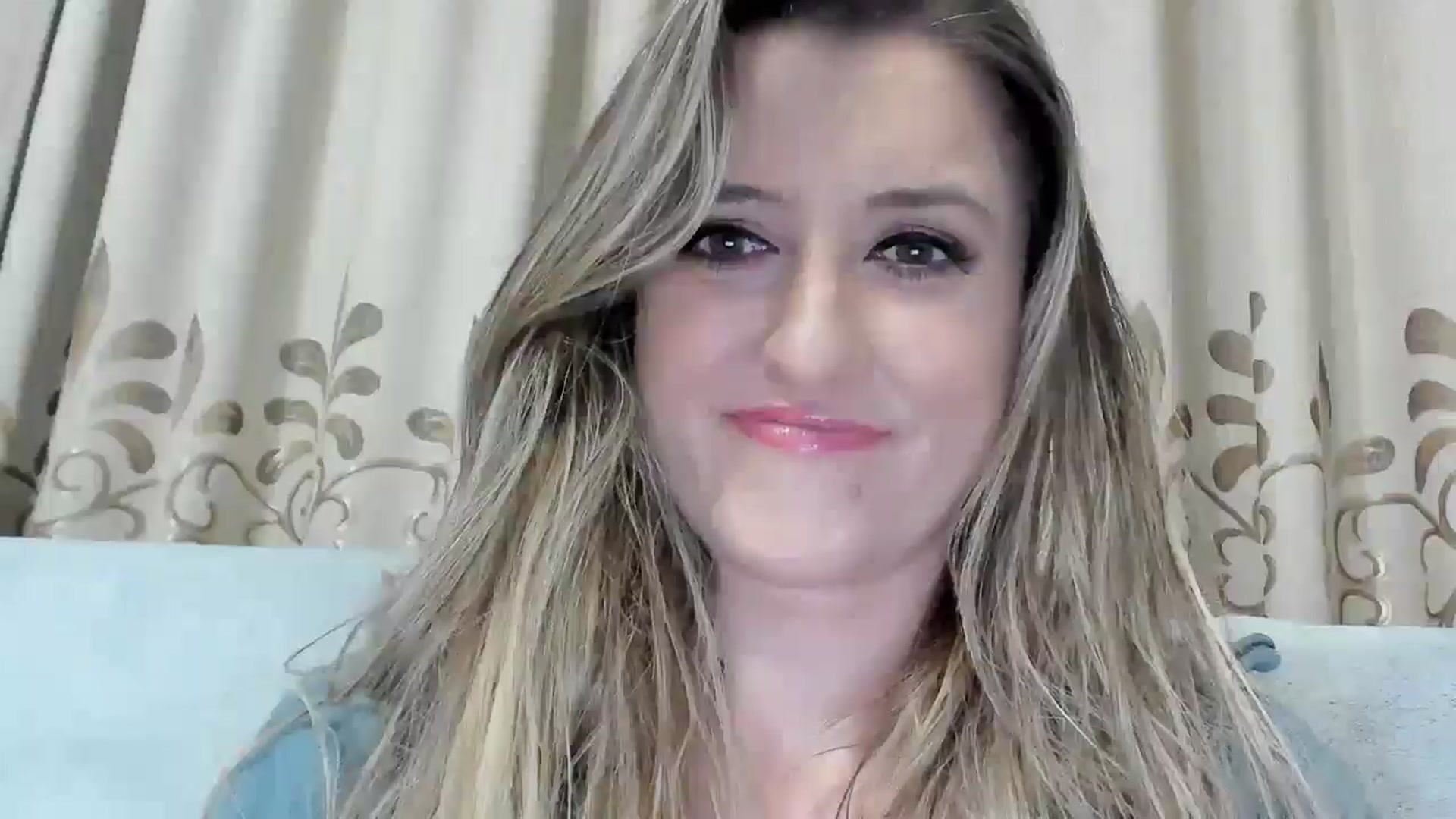Gallery image thumbnail from BestDream's myfreecams stream on, 01/02/2026, 23:21 image 15 of 20
