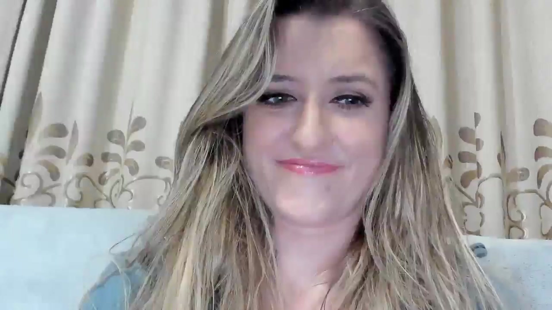 Gallery image thumbnail from BestDream's myfreecams stream on, 01/02/2026, 23:21 image 14 of 20
