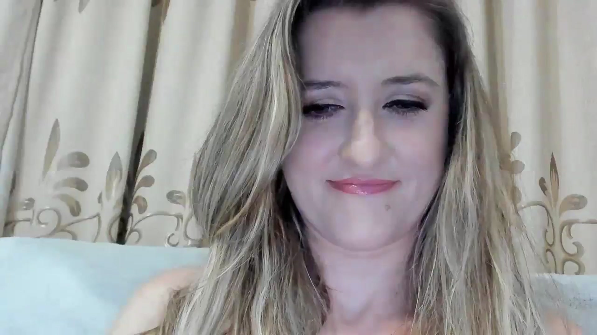 Gallery image thumbnail from BestDream's myfreecams stream on, 01/04/2026, 22:18 image 19 of 20