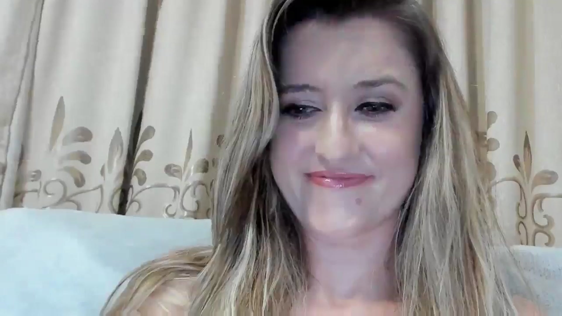 Gallery image thumbnail from BestDream's myfreecams stream on, 01/04/2026, 22:18 image 4 of 20