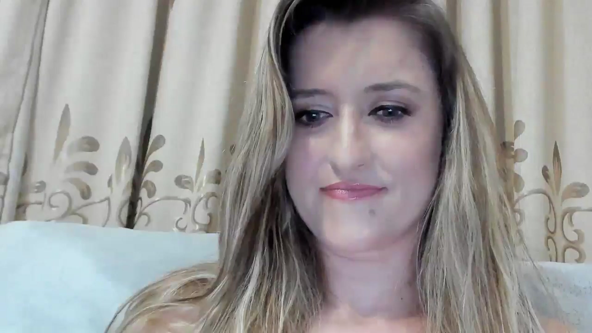 Gallery image thumbnail from BestDream's myfreecams stream on, 01/04/2026, 22:18 image 5 of 20
