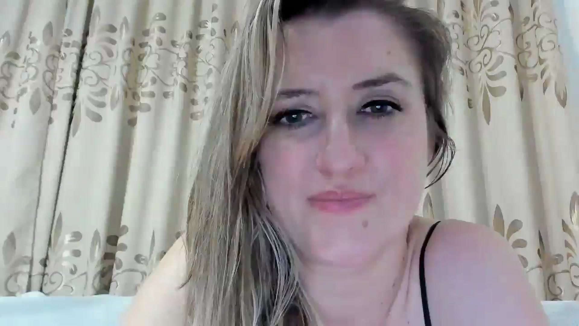 Gallery image thumbnail from BestDream's myfreecams stream on, 01/06/2026, 04:18 image 13 of 20