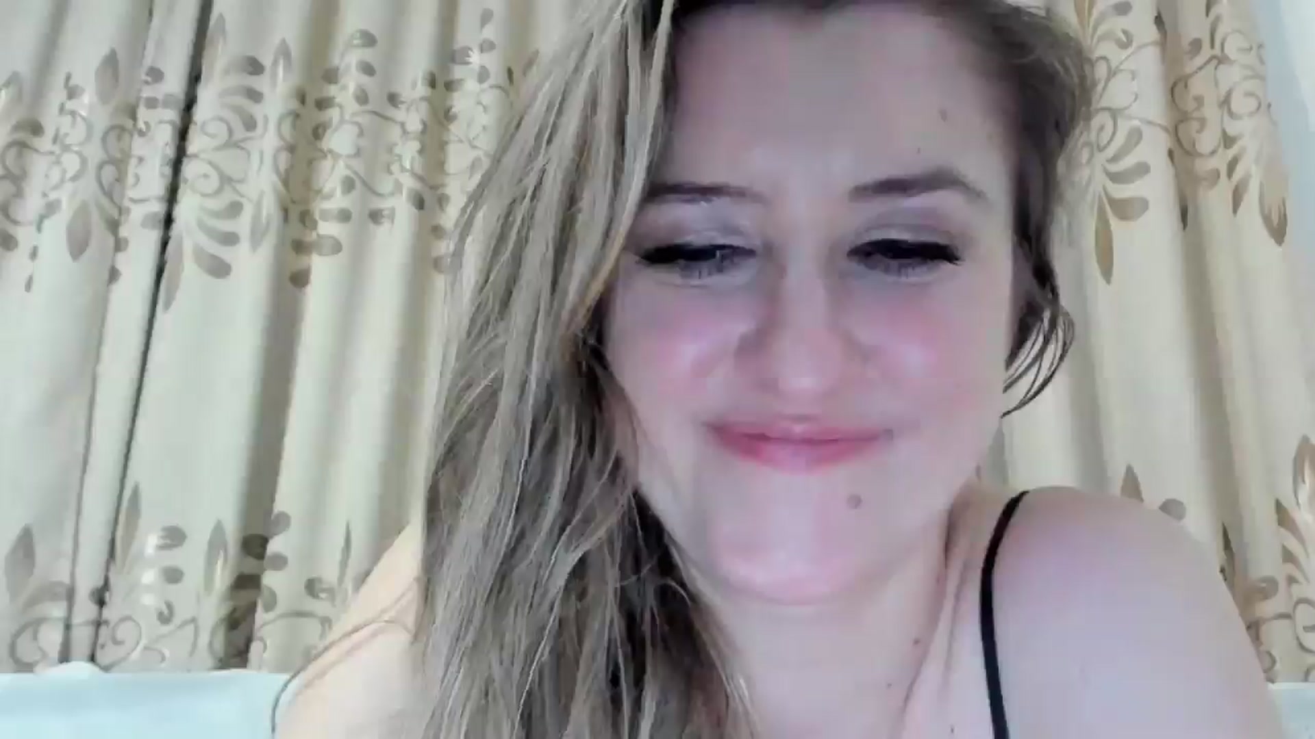 Gallery image thumbnail from BestDream's myfreecams stream on, 01/06/2026, 04:18 image 4 of 20