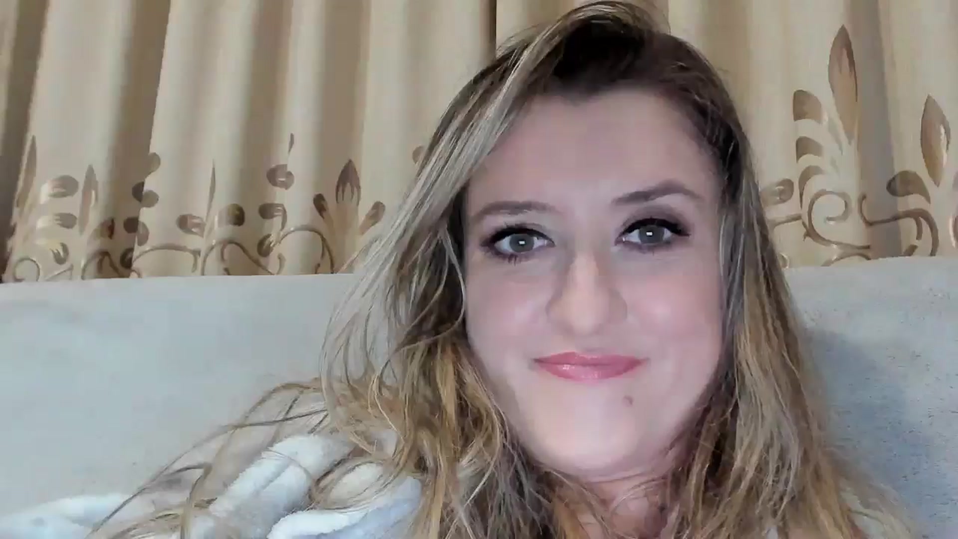 Gallery image thumbnail from BestDream's myfreecams stream on, 01/06/2026, 23:42 image 16 of 20