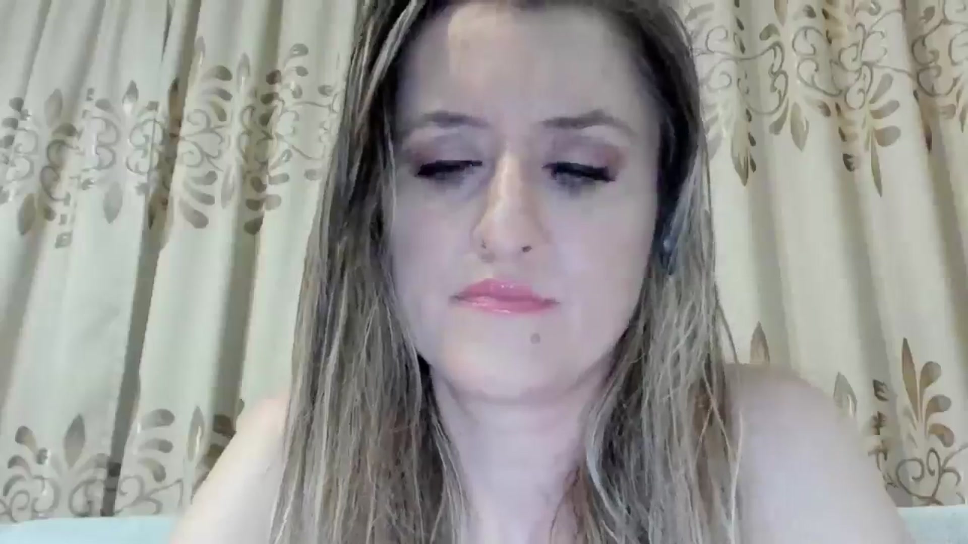 Gallery image thumbnail from BestDream's myfreecams stream on, 01/08/2026, 23:19 image 14 of 20
