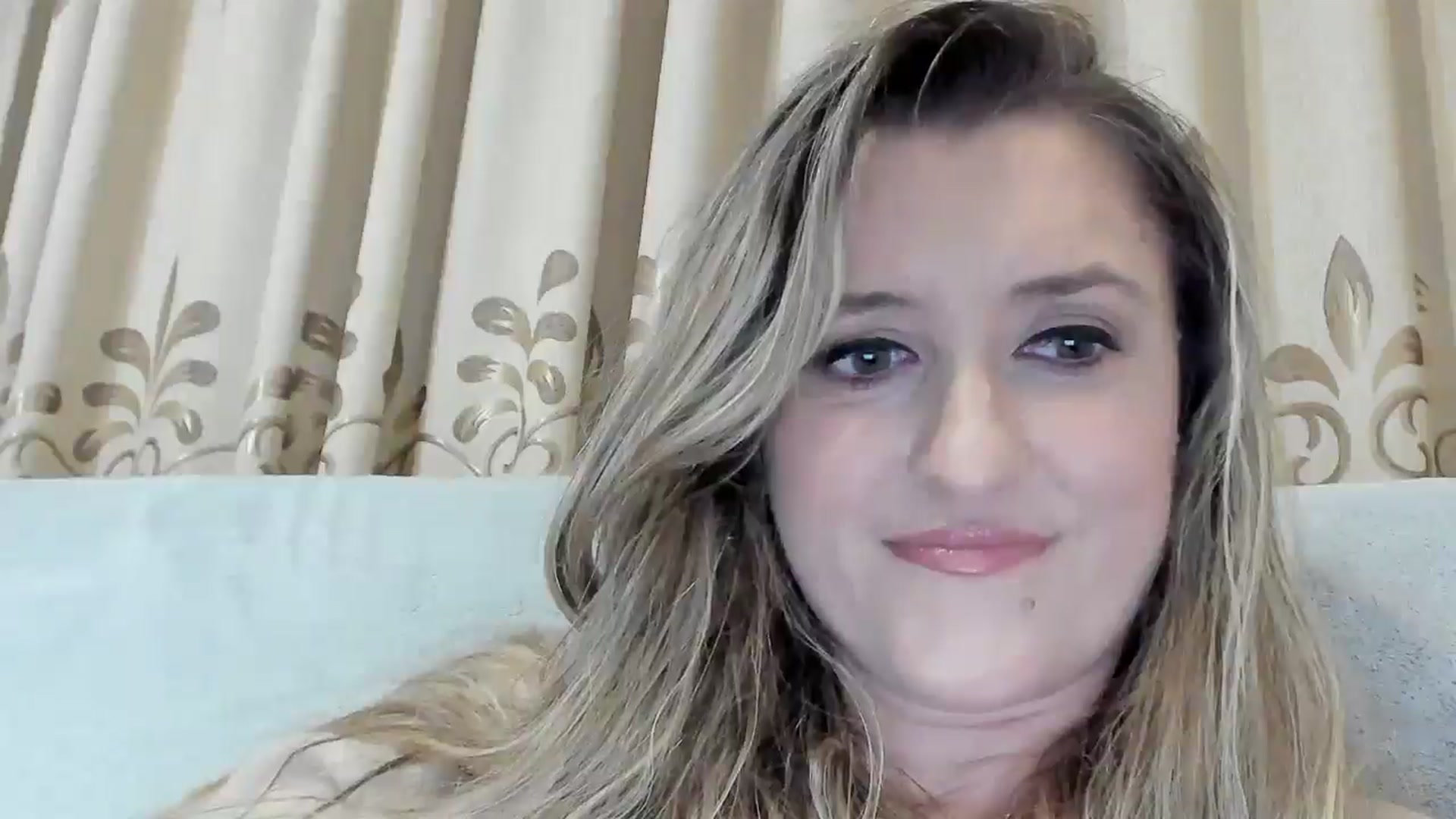 Gallery image thumbnail from BestDream's myfreecams stream on, 01/27/2026, 24:24 image 15 of 20