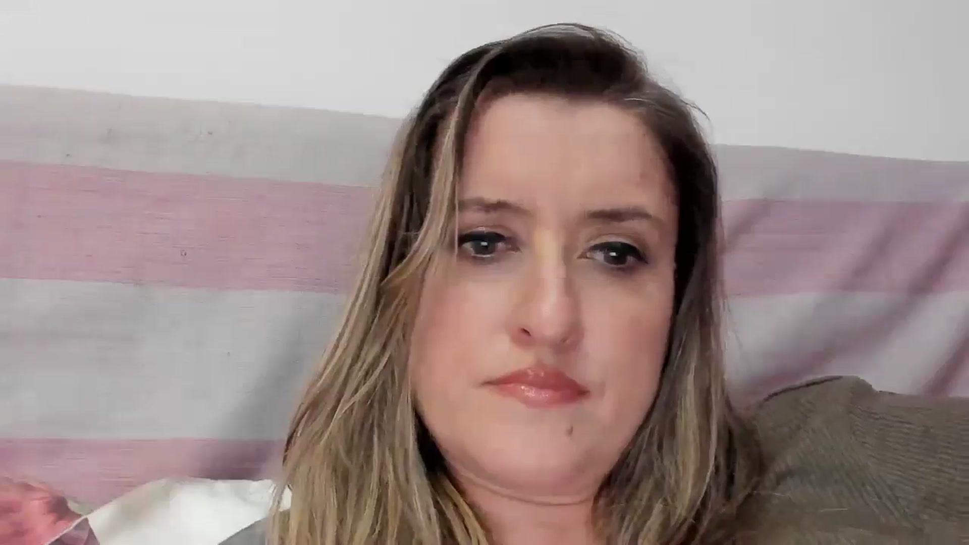 Gallery image thumbnail from BestDream's myfreecams stream on, 01/28/2026, 24:05 image 18 of 20