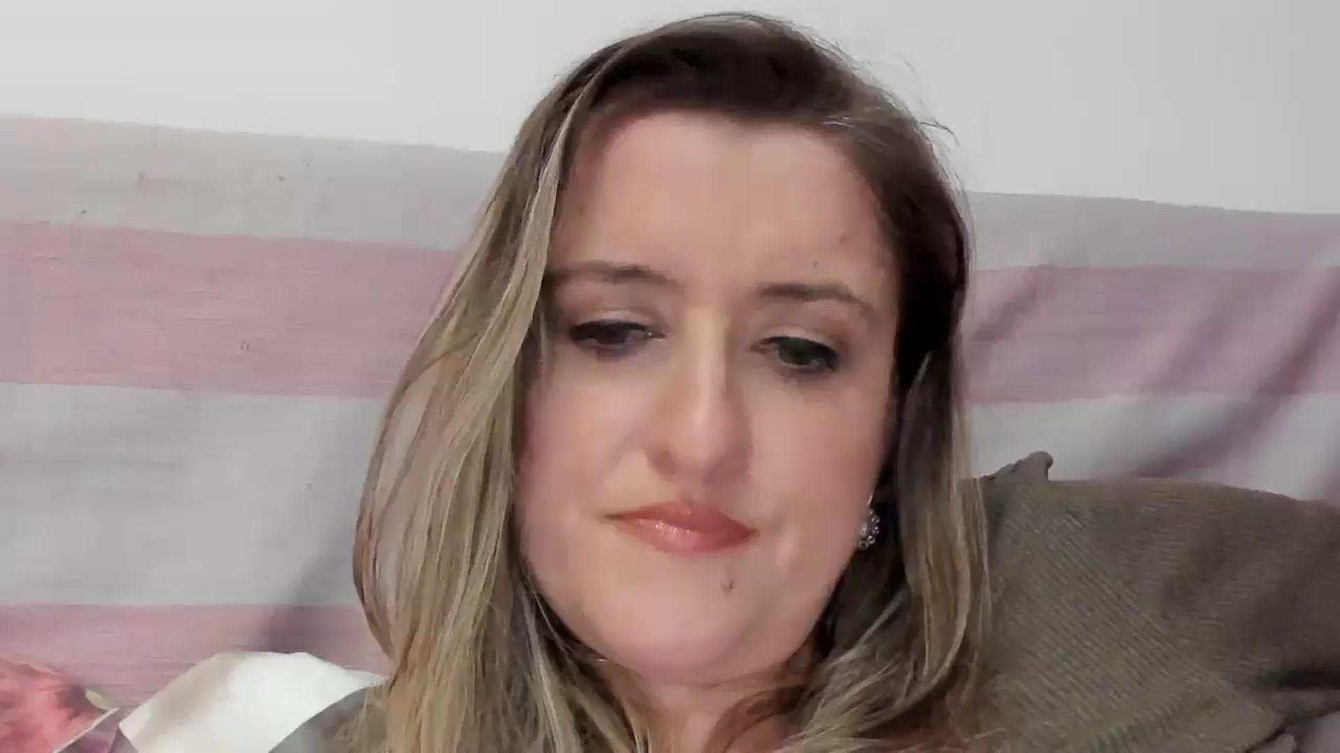 Gallery image thumbnail from BestDream's myfreecams stream on, 01/28/2026, 24:05 image 8 of 20