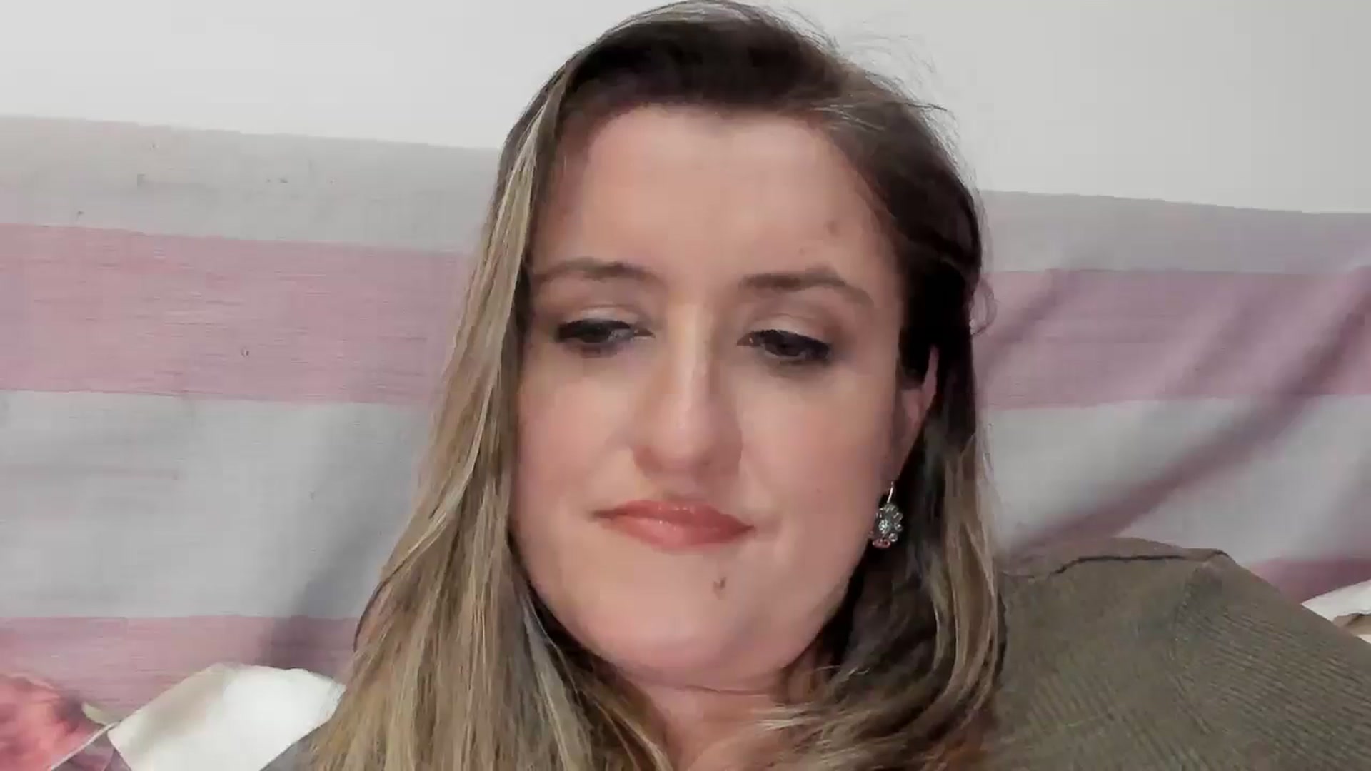 Gallery image thumbnail from BestDream's myfreecams stream on, 01/28/2026, 24:05 image 15 of 20