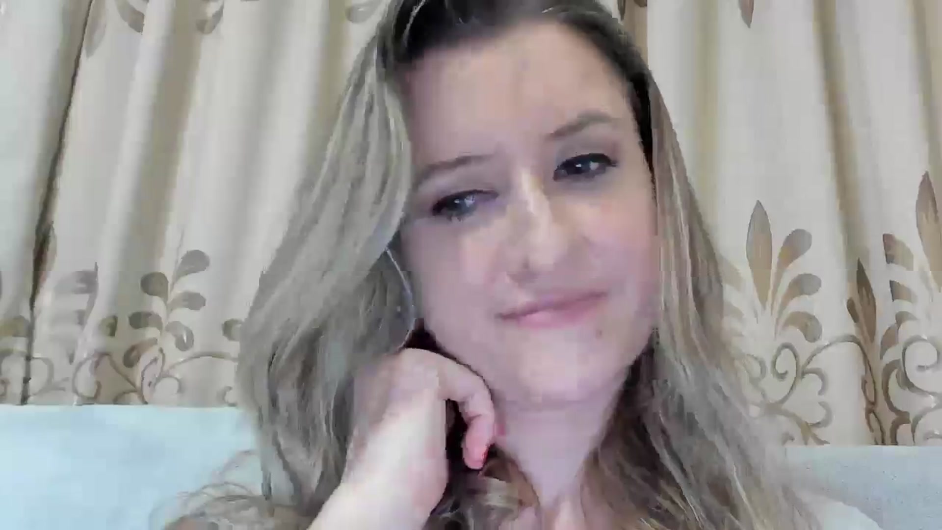 Gallery image thumbnail from BestDream's myfreecams stream on, 02/01/2026, 23:13 image 12 of 20