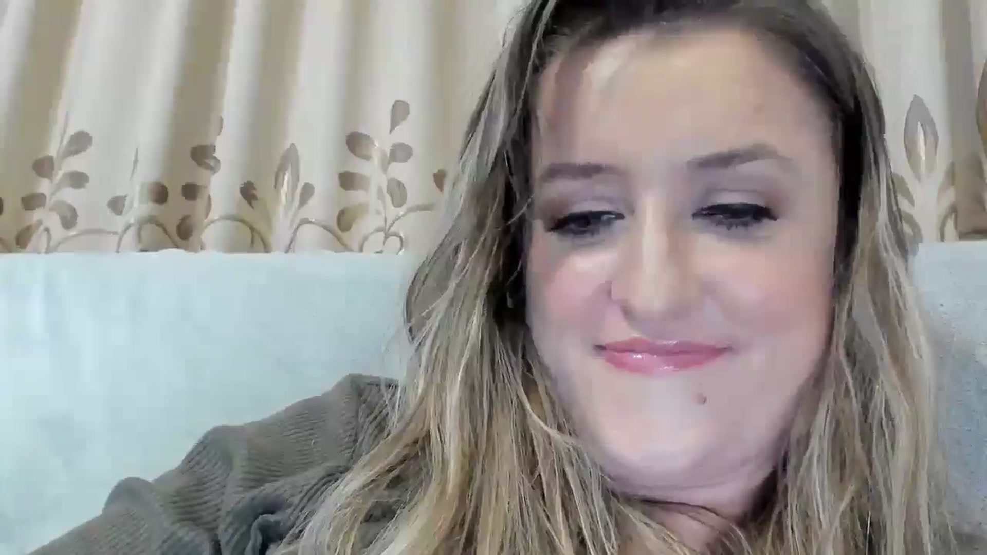 Gallery image thumbnail from BestDream's myfreecams stream on, 03/13/2026, 24:25 image 14 of 20
