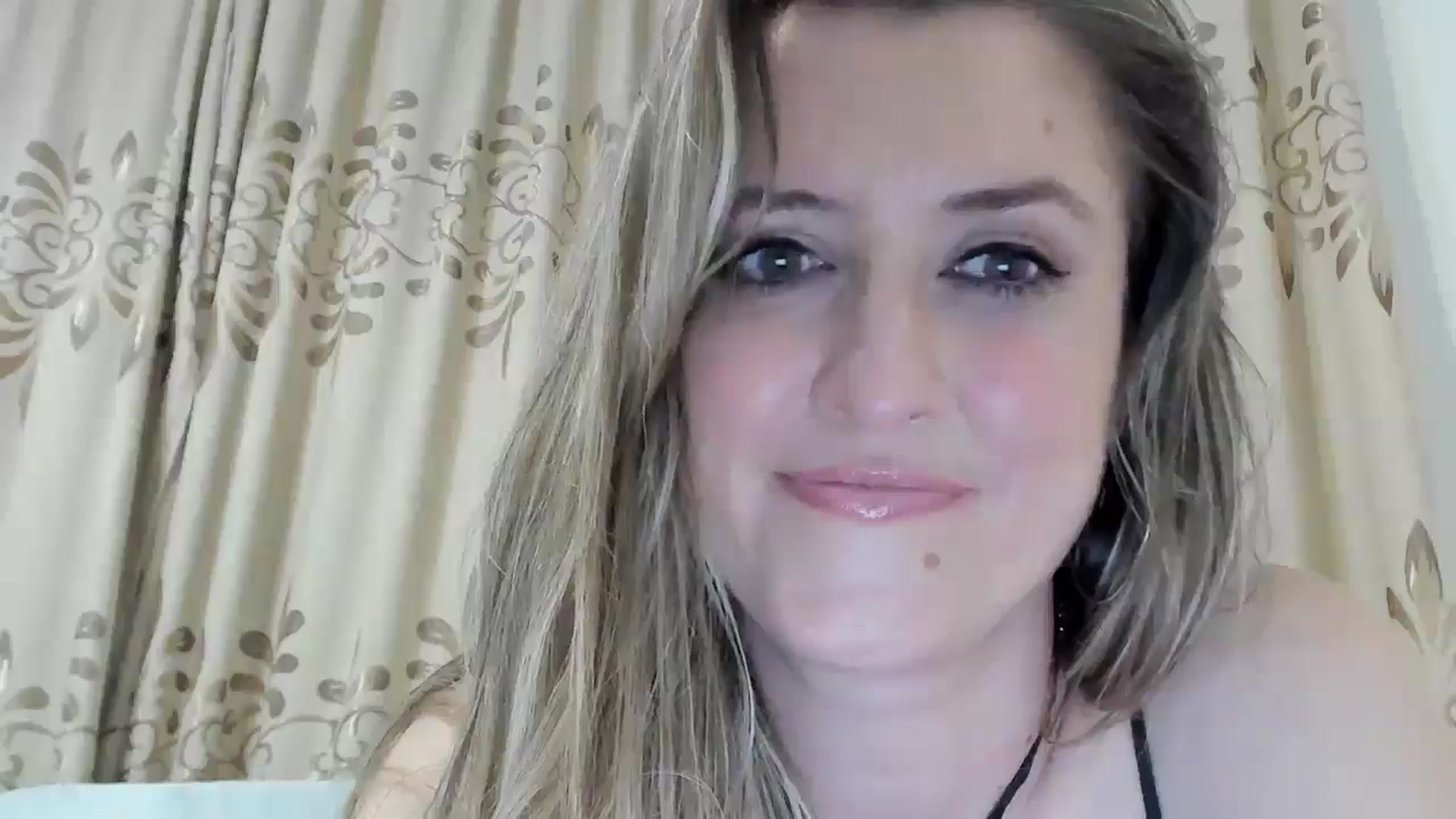 Gallery image thumbnail from BestDream's myfreecams stream on, 03/15/2026, 22:48 image 9 of 20