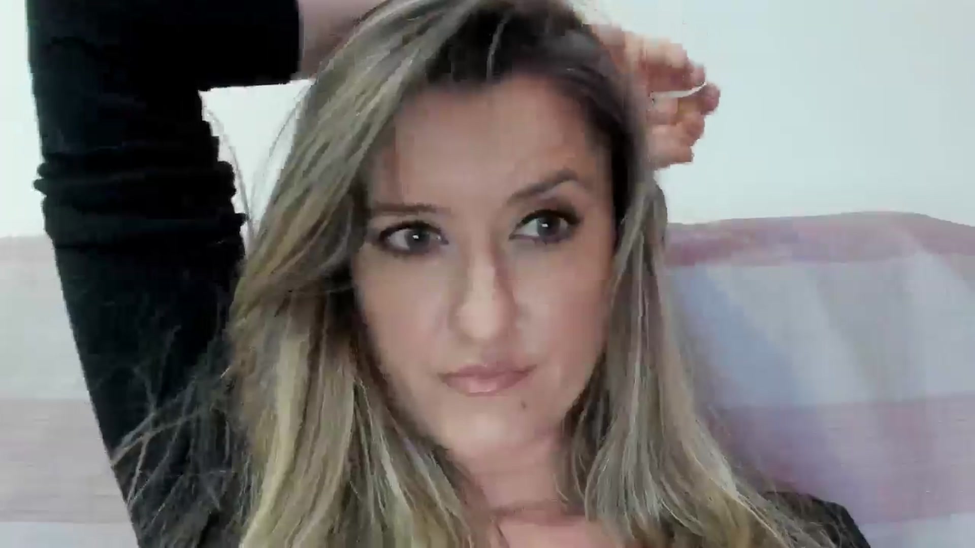 Gallery image thumbnail from BestDream's myfreecams stream on, 03/17/2026, 23:40 image 17 of 20