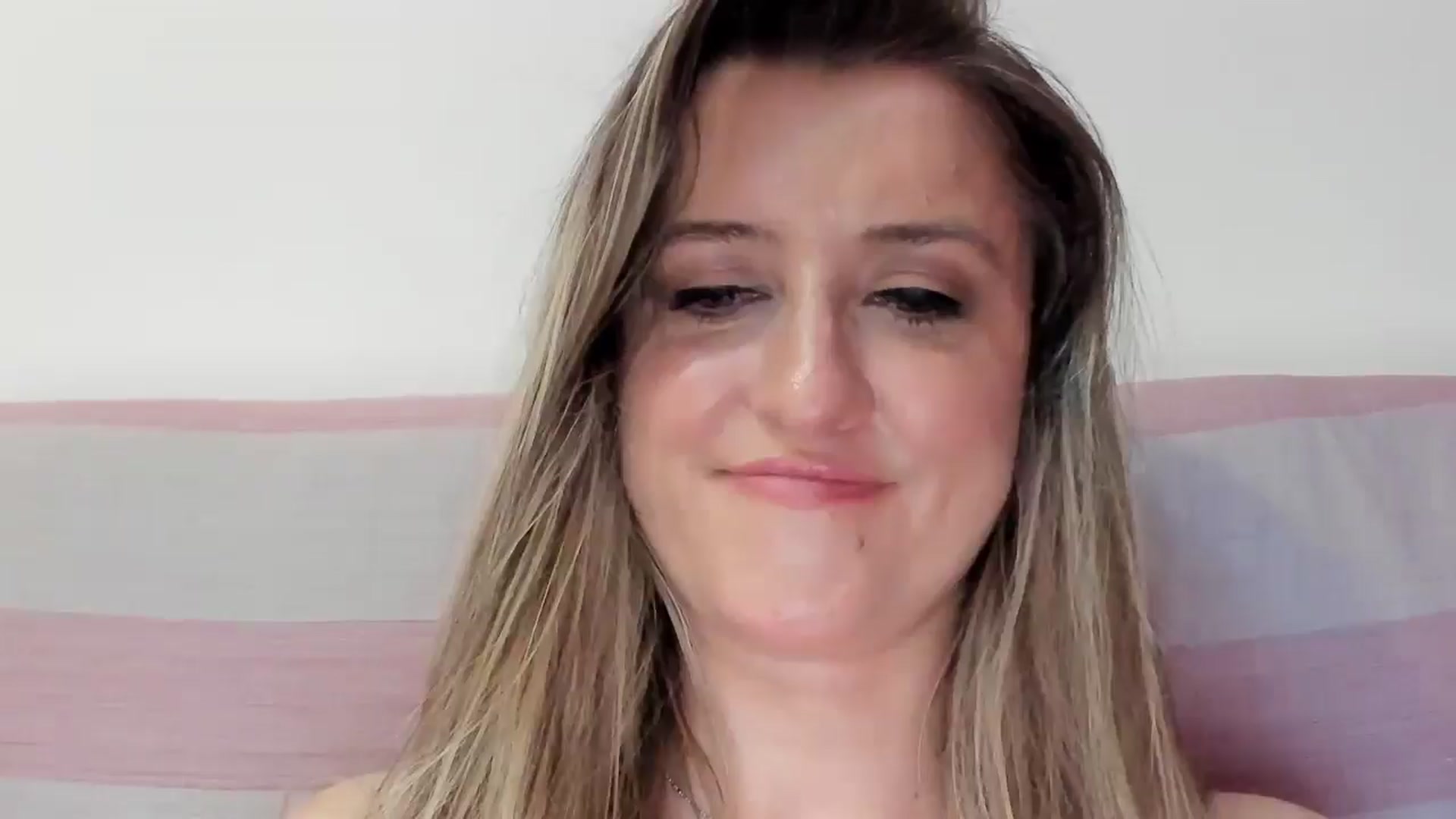 Gallery image thumbnail from BestDream's myfreecams stream on, 03/30/2026, 23:01 image 9 of 20
