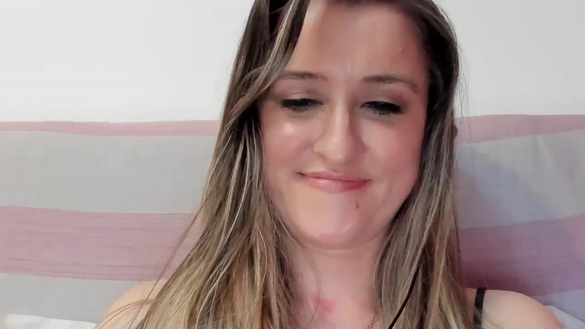Gallery image thumbnail from BestDream's myfreecams stream on, 03/30/2026, 23:01 image 17 of 20