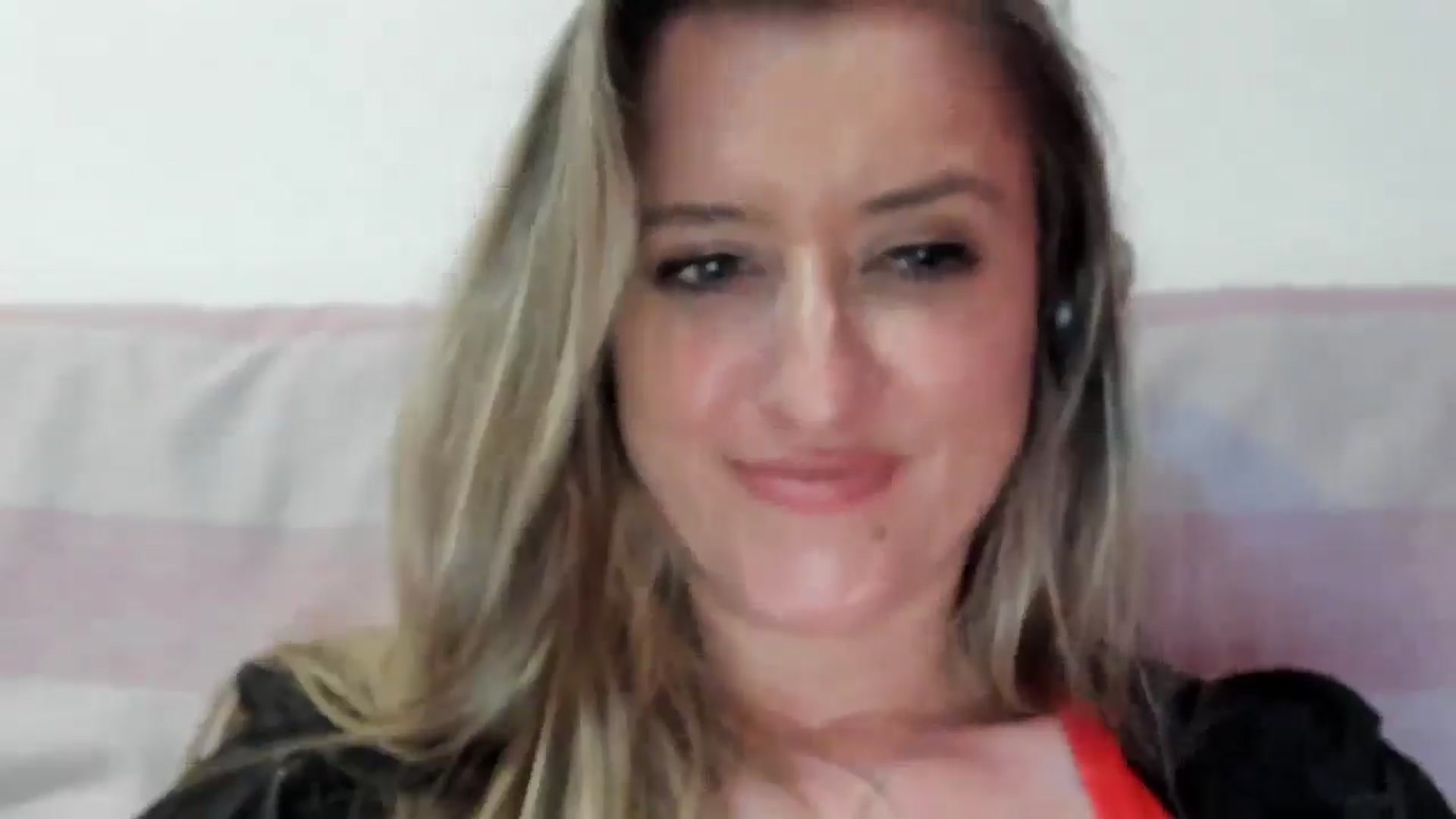 Gallery image thumbnail from BestDream's myfreecams stream on, 04/01/2026, 22:54 image 9 of 20