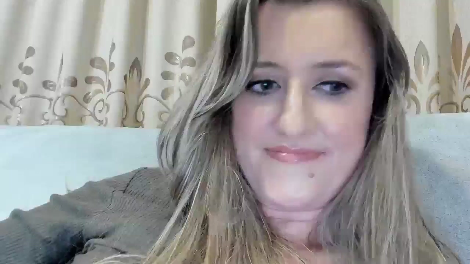 Gallery image thumbnail from BestDream's myfreecams stream on, 04/10/2026, 23:56 image 10 of 20
