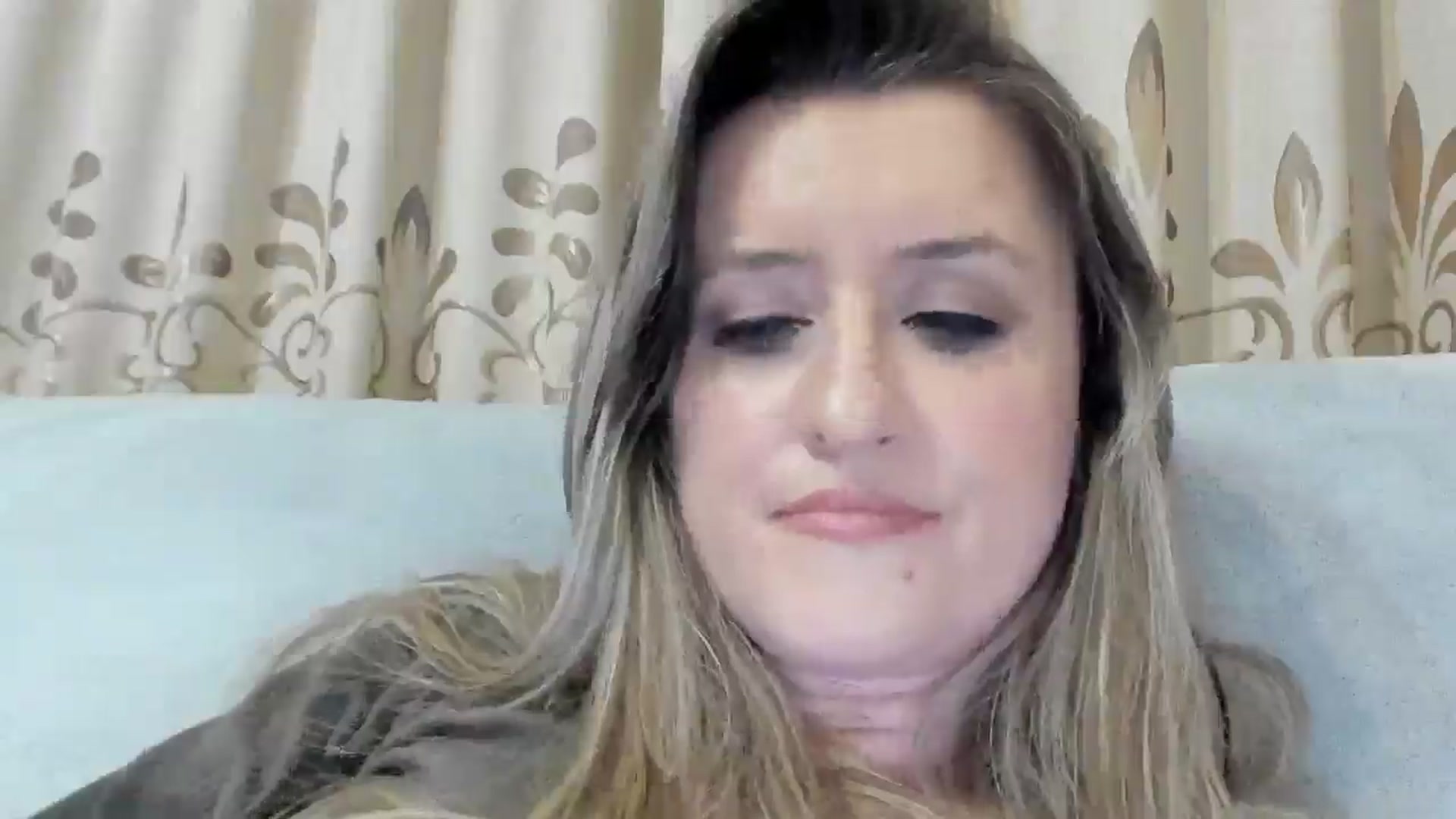 Gallery image thumbnail from BestDream's myfreecams stream on, 04/10/2026, 23:56 image 13 of 20